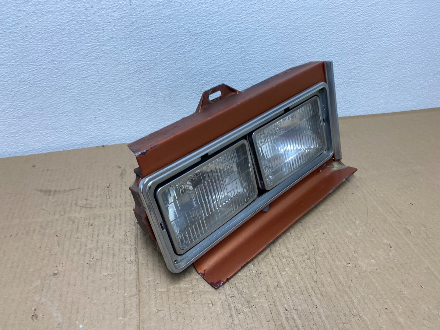1975 to 1976 Cadillac Eldorado Driver Left Side Left Headlight AB82512