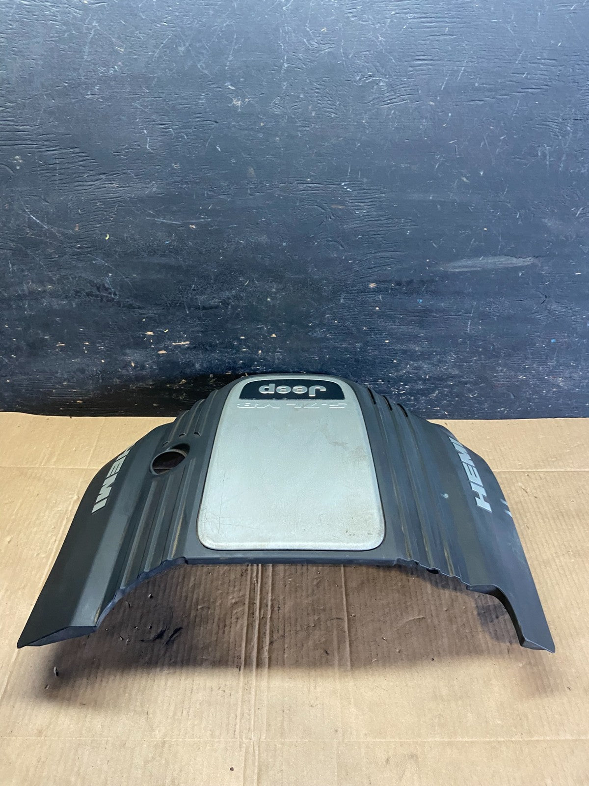 2005 to 2010 Jeep Grand Cherokee 5.7L Hemi Engine Cover Plastic Shield R7326 DG1