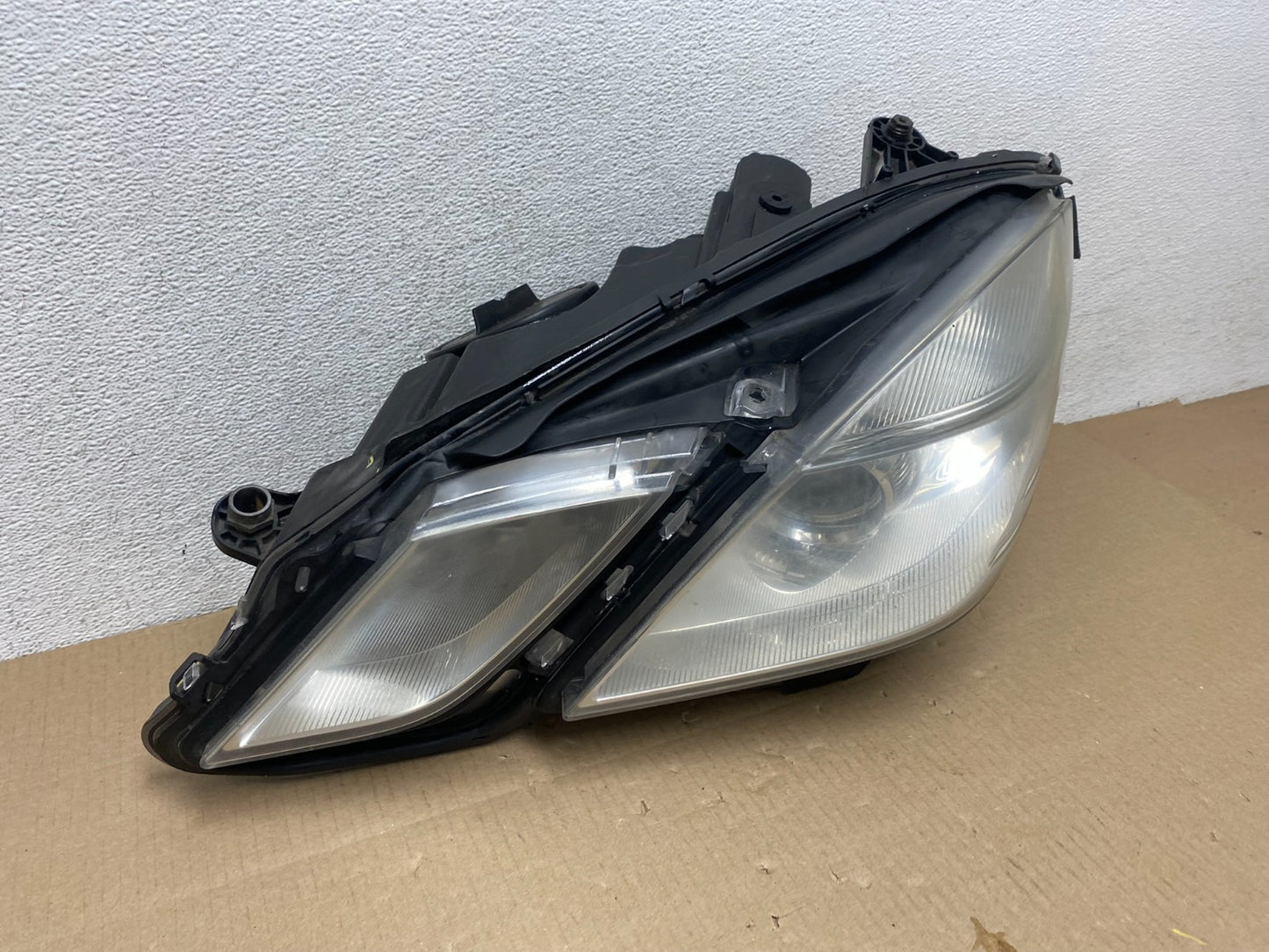 2010-2013 Mercedes E Class E350 E550 Left Driver LH Halogen Headlight AG5838 DW2