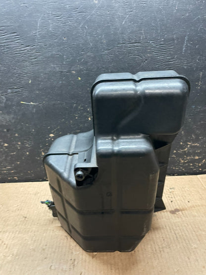 2007 - 2009 Cadillac SRX Subwoofer Bose Speaker OEM Y9553 DG2