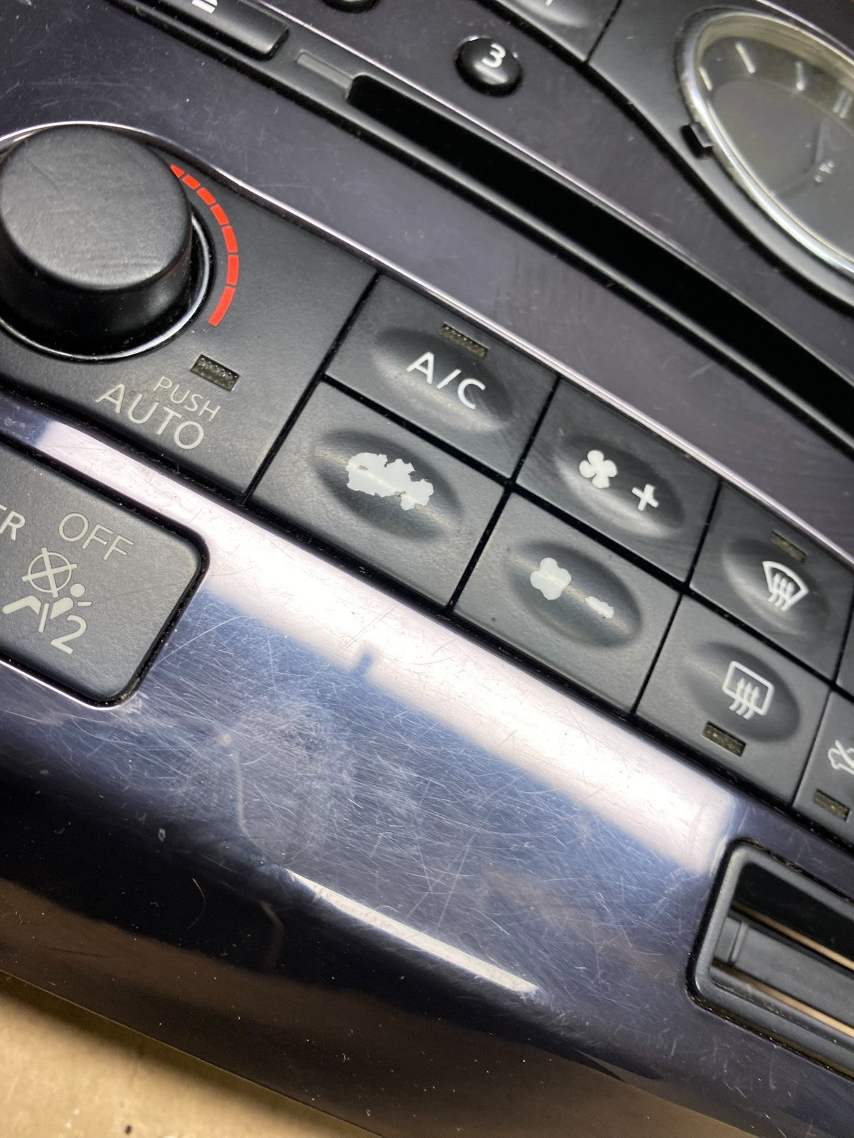 2009 to 2013 Infiniti G37 Radio Player Climate Control Panel Bezel Z0036 DG2
