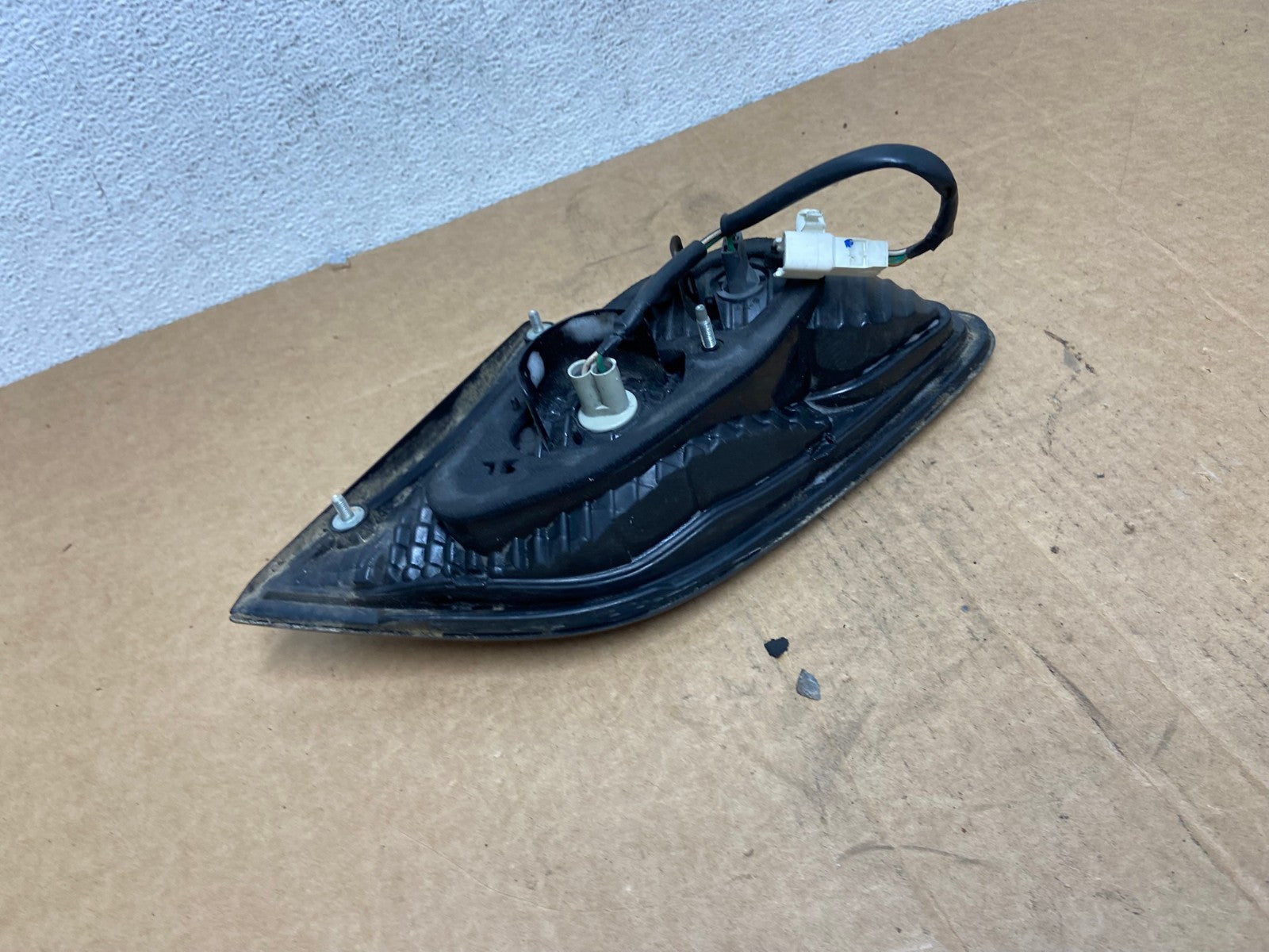 2002 2003 2004 Lexus ES300 ES330 Left Driver Lh Inner Tail Light AD5999 LK4