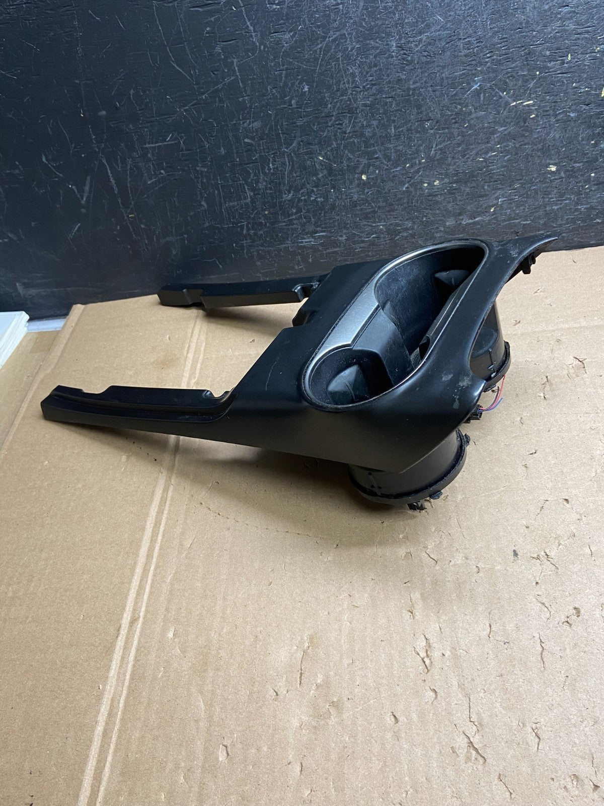 2016 to 2018 Lincoln MKX Center Console Cup Holder Trim Bezel AI6154 DG2