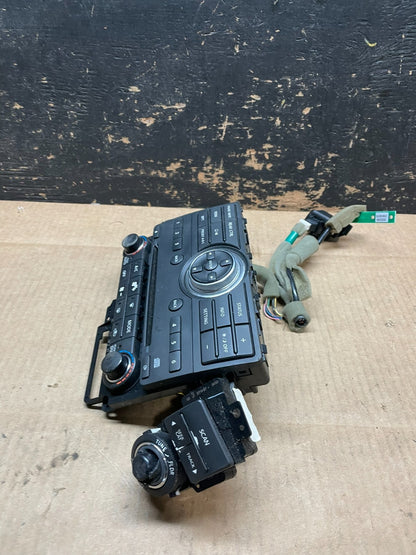 2007 to 2012 Nissan Pathfinder Radio Switch Control AA91611