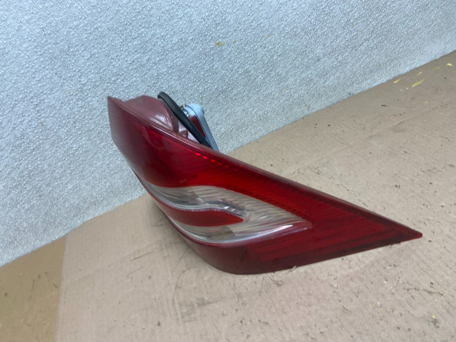 2005-2007 Mercedes-Benz C 230 - W203 C-Class Right Passenger Tail Light AA05821