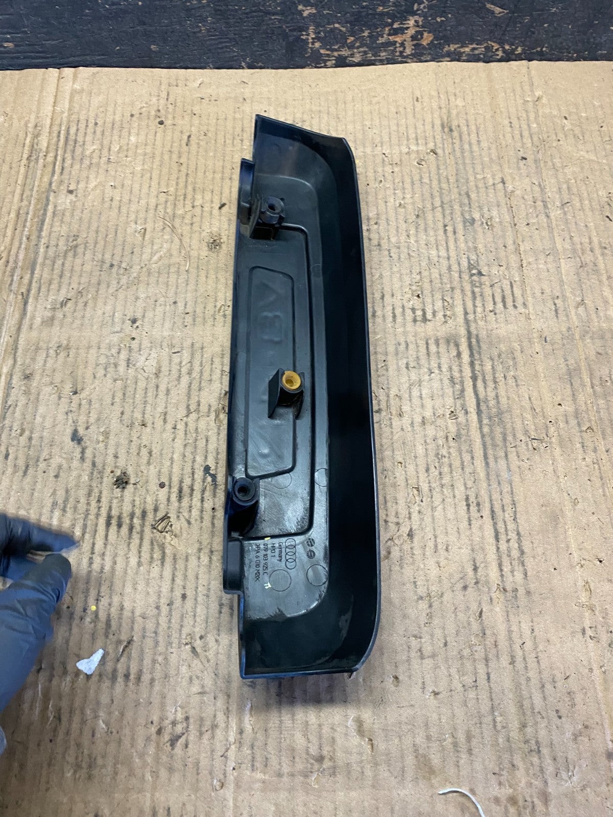 2004 2005 2006 Audi A8 4.2L Engine Motor Cover S8706 DG6