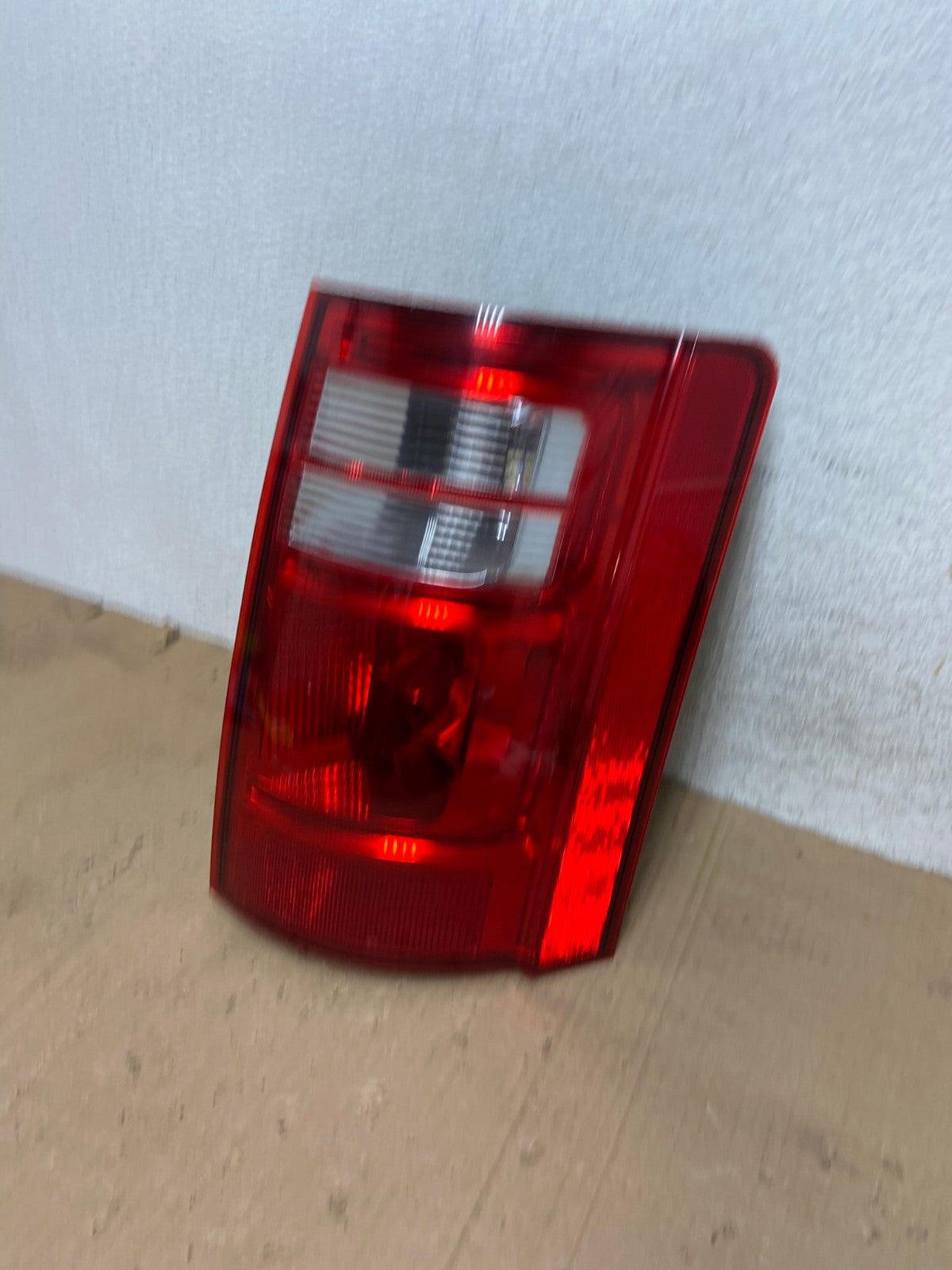 2008 2009 2010 Dodge Grand Caravan Right Passenger Rh Tail Light AE9184 LK1