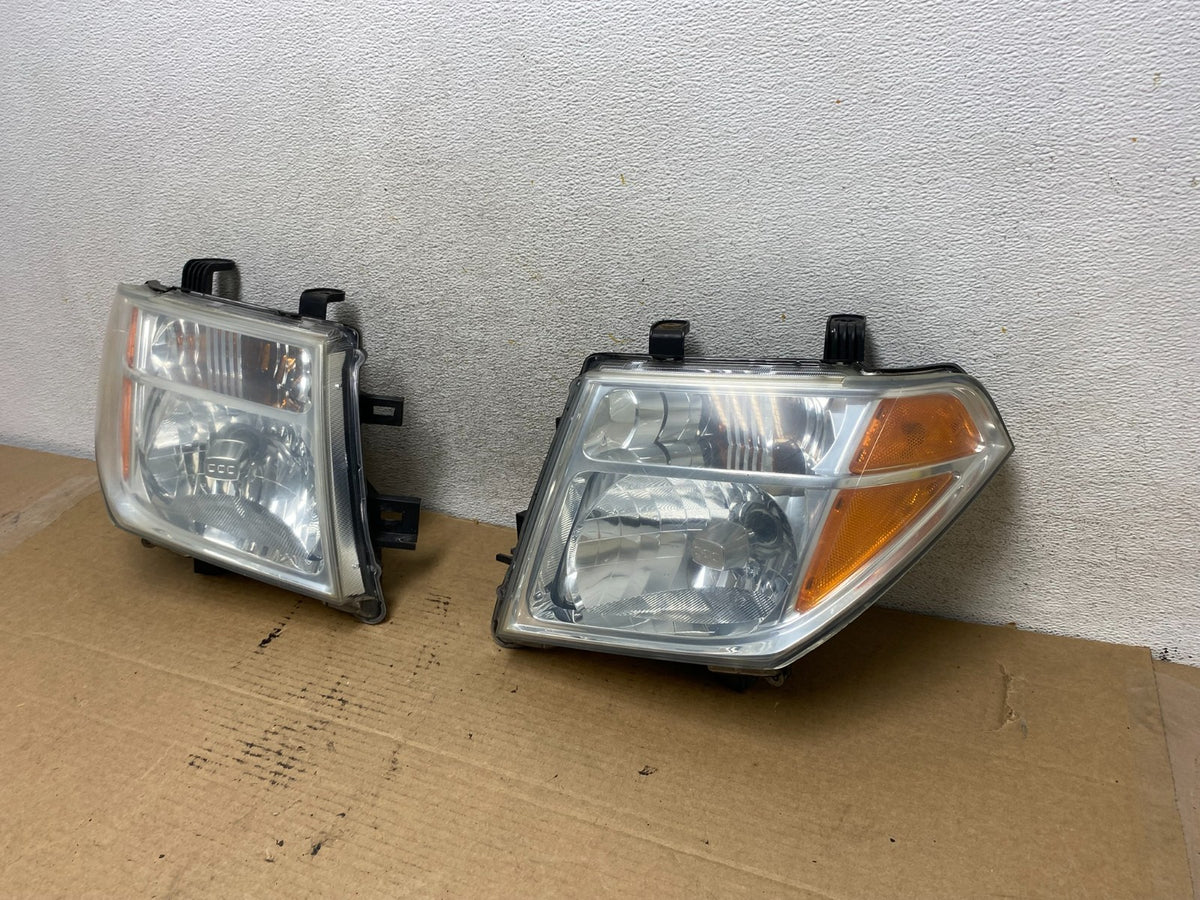 2005 2006 2007 Nissan Pathfinder Halogen Headlights Left+Right AH4041 DW2