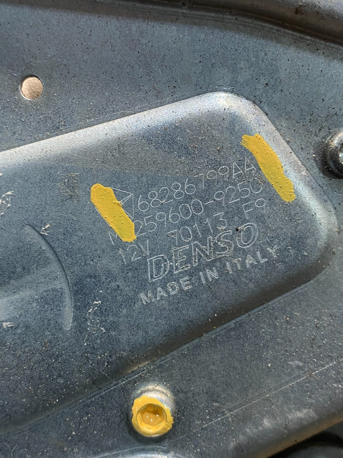 2019 - 2023 Jeep Cherokee Tailgate Back Door Rear Wiper Motor Wiper AC7985 DG5