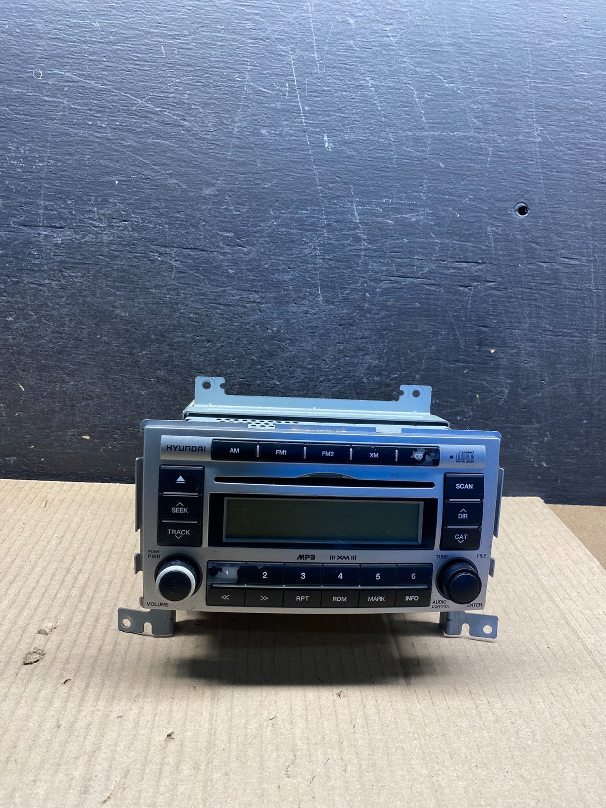 2007 to 2009 Hyundai Santa Fe AM/FM Radio CD Player AI4881 DG0