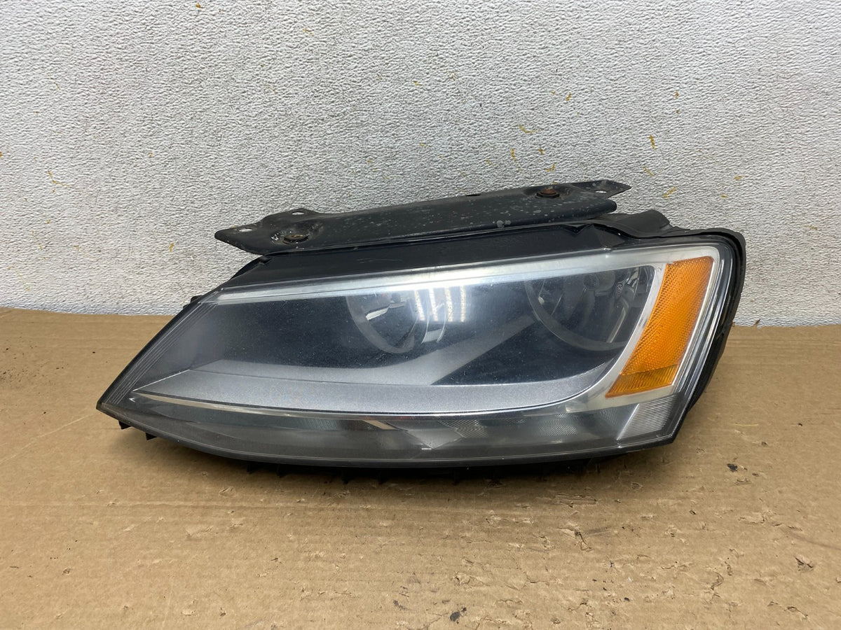 2011 to 2014 Volkswagen Jetta Left Driver LH Headlight Halogen AH9000 DW0