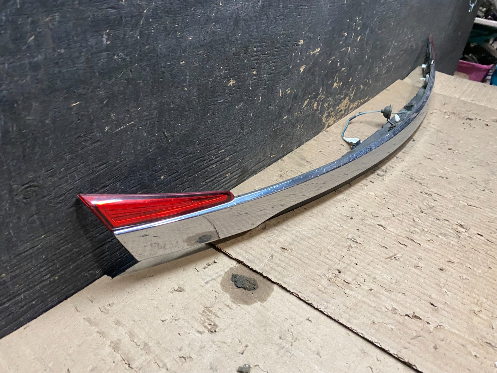 2011 2012 2013 2014 Chrysler 200 Sedan Rear Trunk Chrome Moulding Oem x0138 DG2