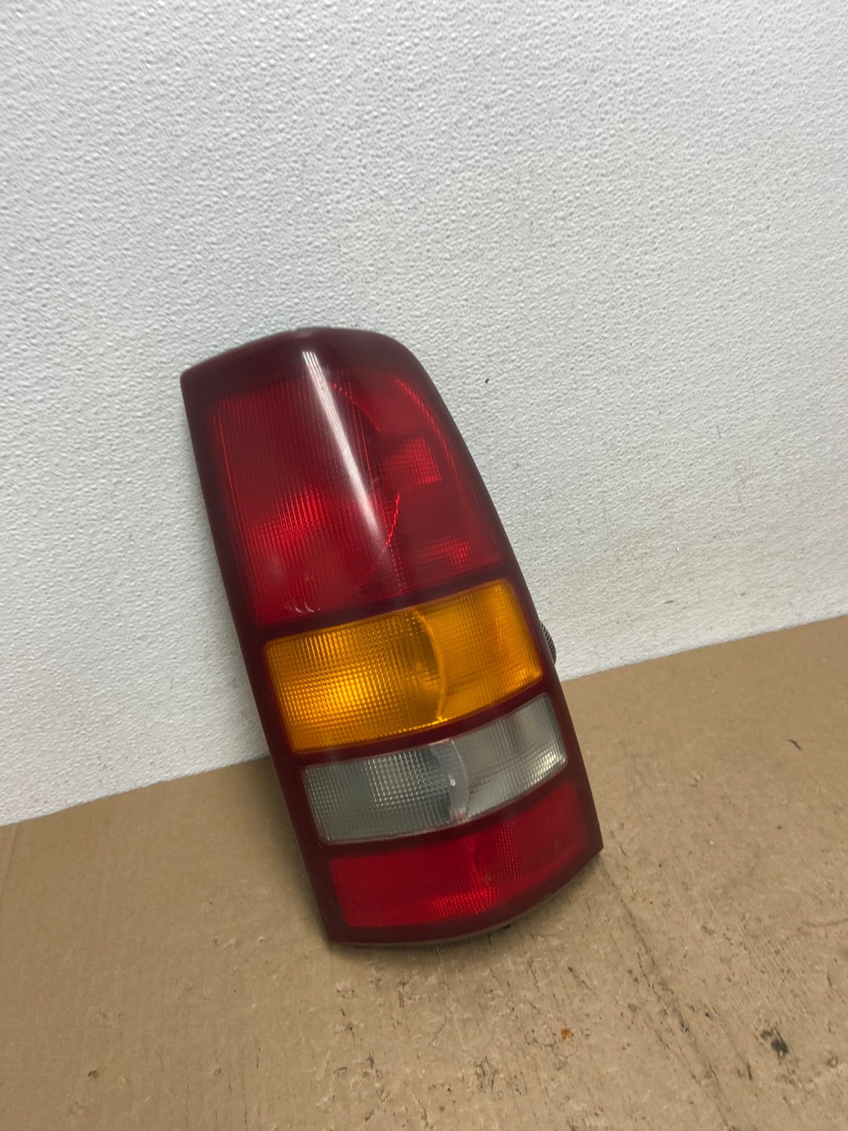 1999-2002 Chevrolet Silverado 1500 Right Passenger Side Tail Light AC6031 LK2