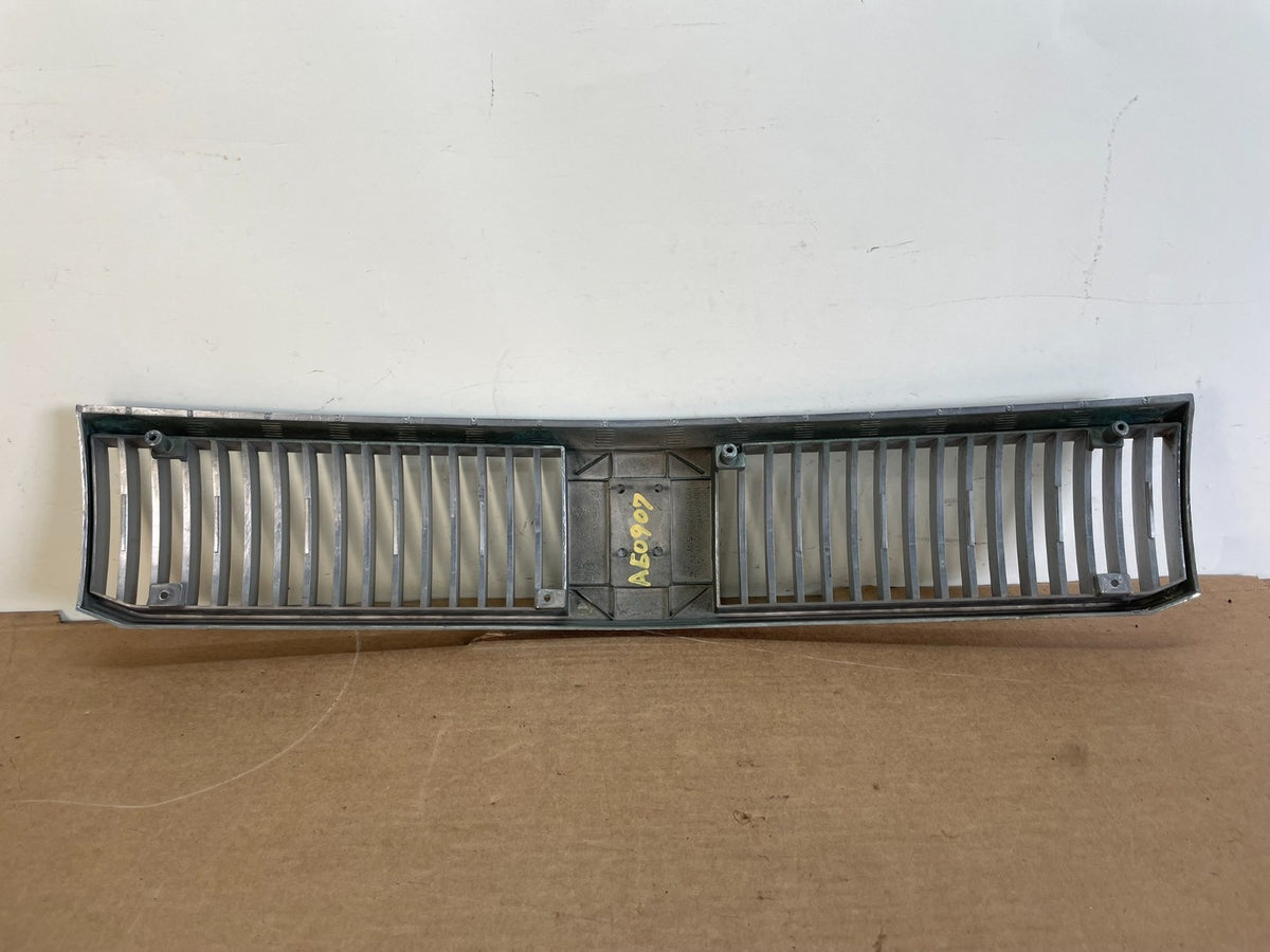1988 to 1992 Oldsmobile Ciera Front Upper Grill Grille AG0907 DG3