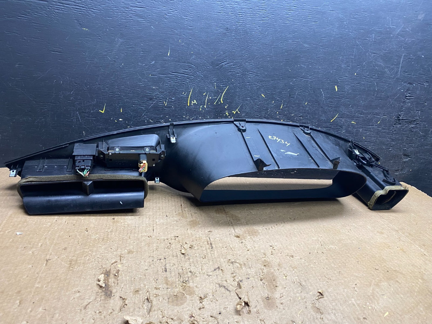 2000 to 2003 Toyota Sienna Speedometer Cluster Air Vent Bezel Trim OEM Z7434 DG3