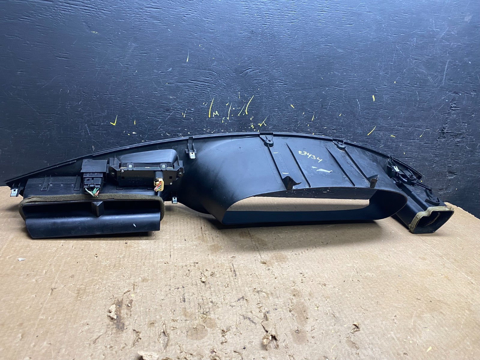 2000 to 2003 Toyota Sienna Speedometer Cluster Air Vent Bezel Trim OEM Z7434 DG3