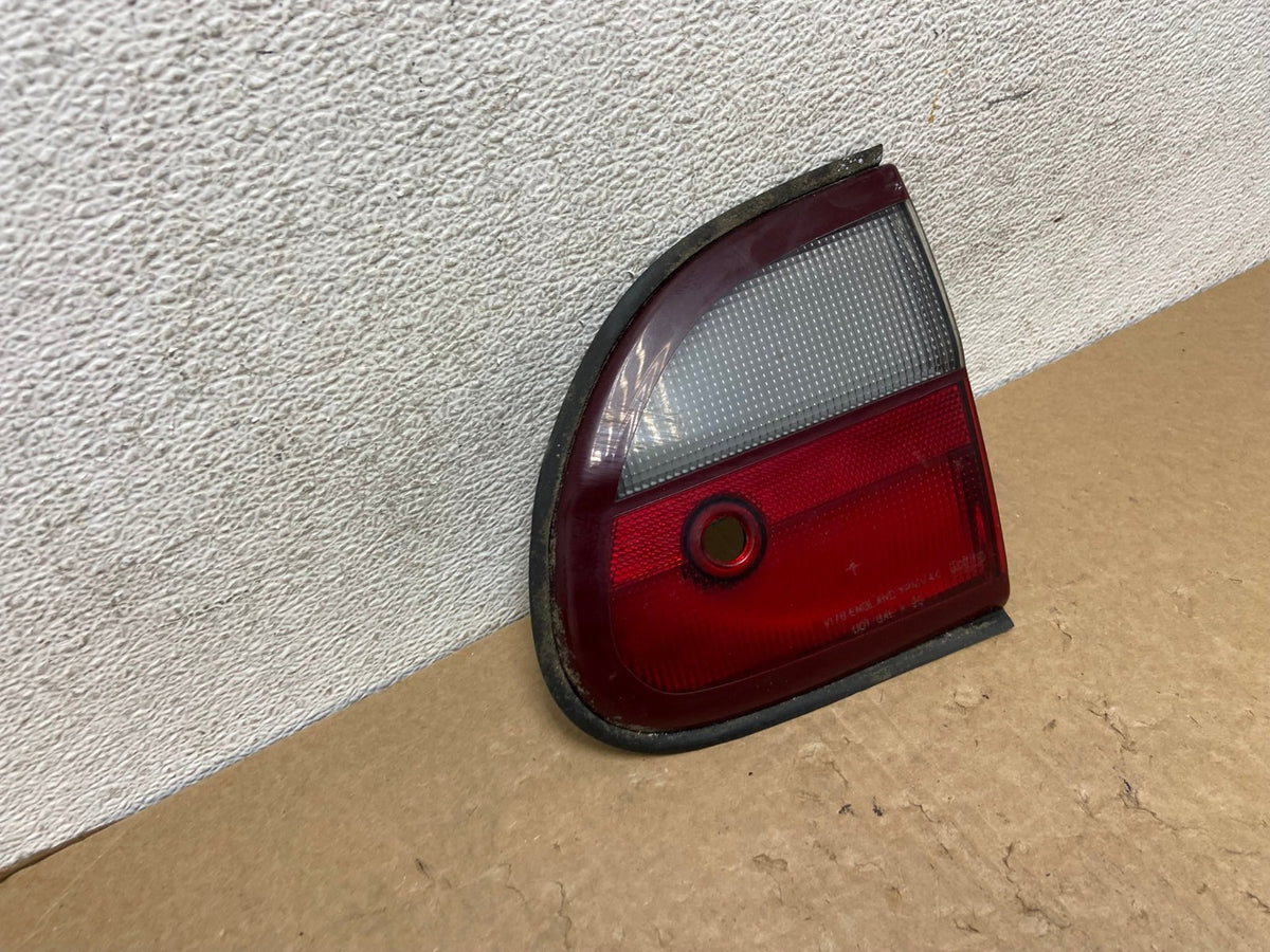 1997 to 2003 Chevrolet Malibu Right Passenger Inner Tail Light AF8166 LK2