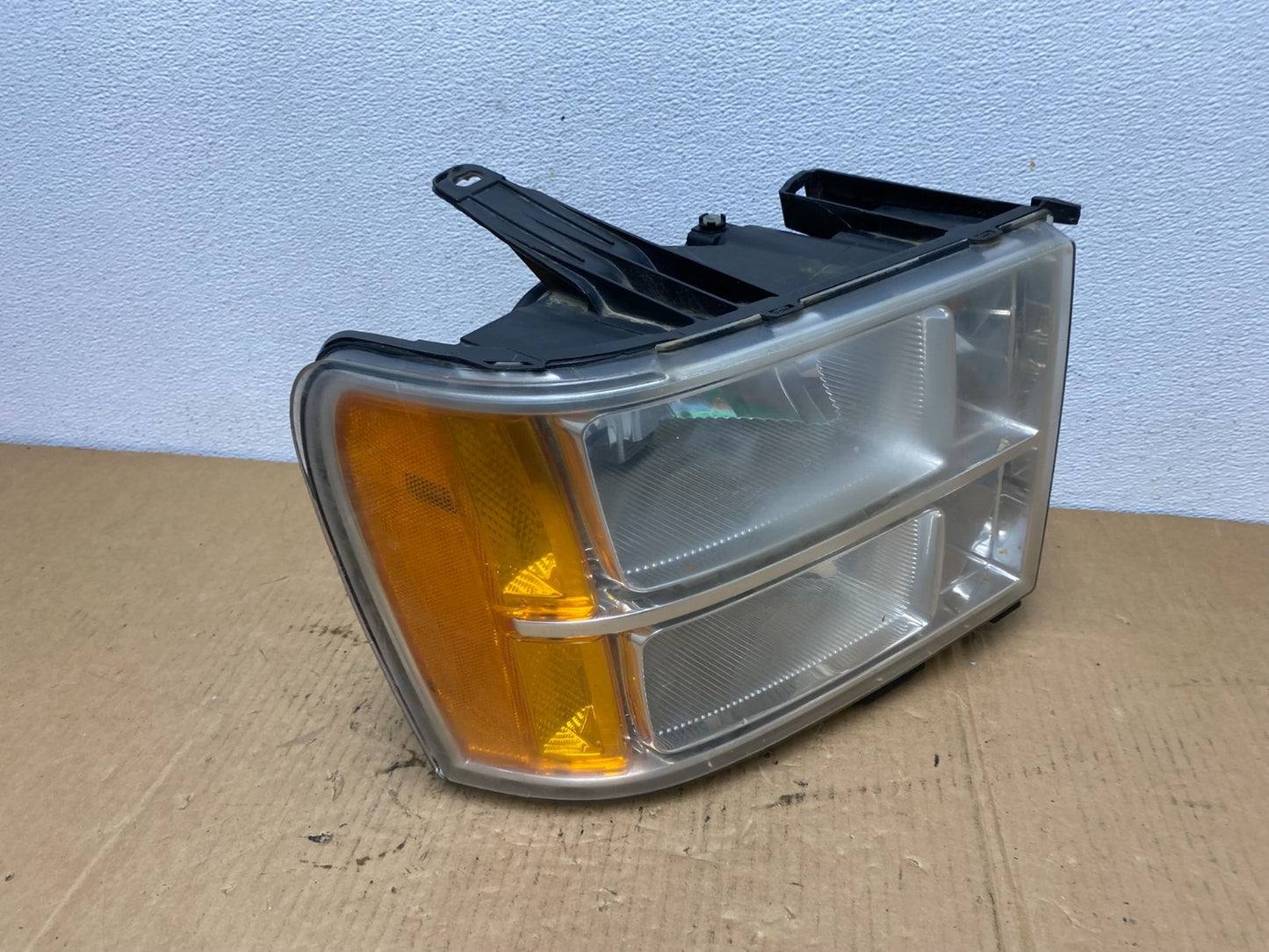 2007 - 2014 GMC Sierra Right Passenger RH Halogen Headlight AC7631 DW2