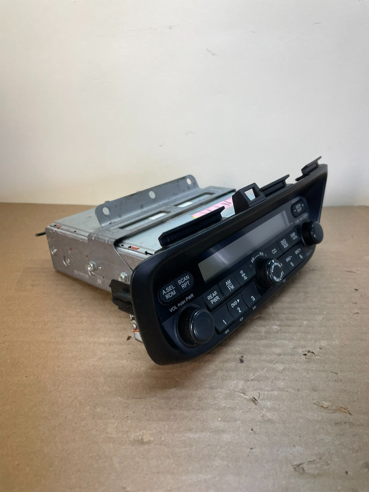 2005 to 2010 Honda Odyssey Am Fm Cd Player Radio Receiver AI0568 DG1