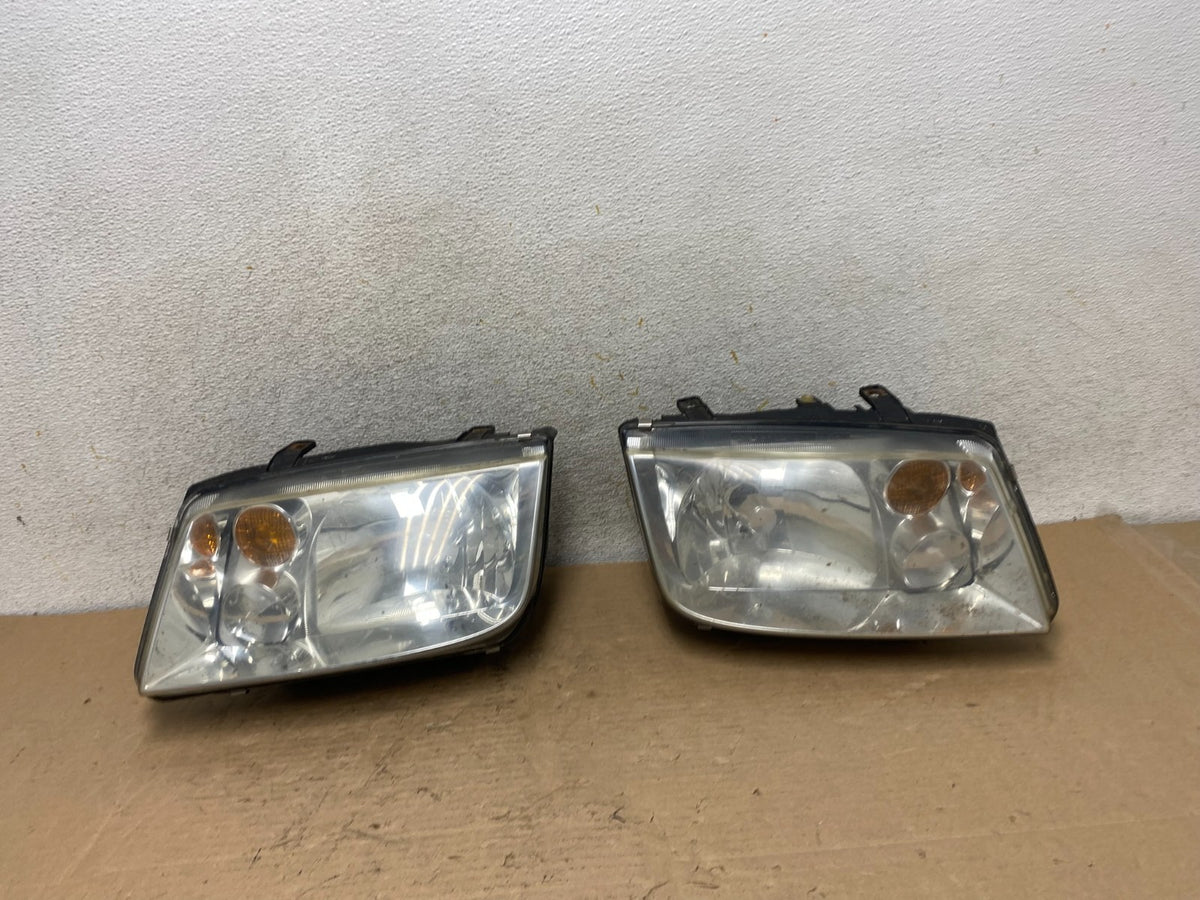 2002 to 2004 Volkswagen Jetta Left+Right Headlights AI0908 DW0