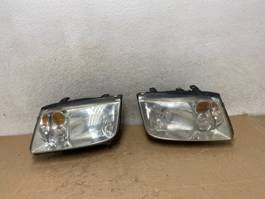 2002 to 2004 Volkswagen Jetta Left+Right Headlights AI0908 DW0