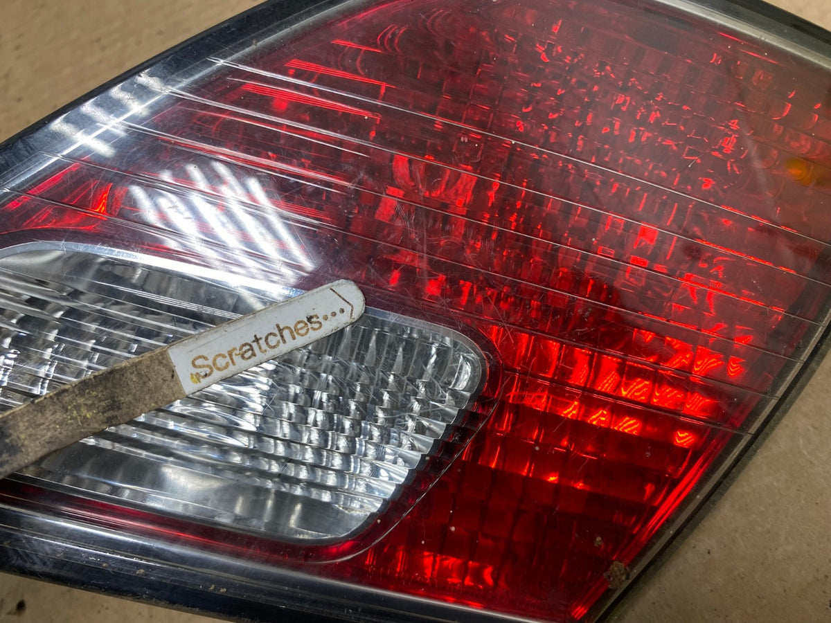 2002 2003 2004 Lexus Es300 Es330 Right Passenger Inner Tail Light AH7961 LK3