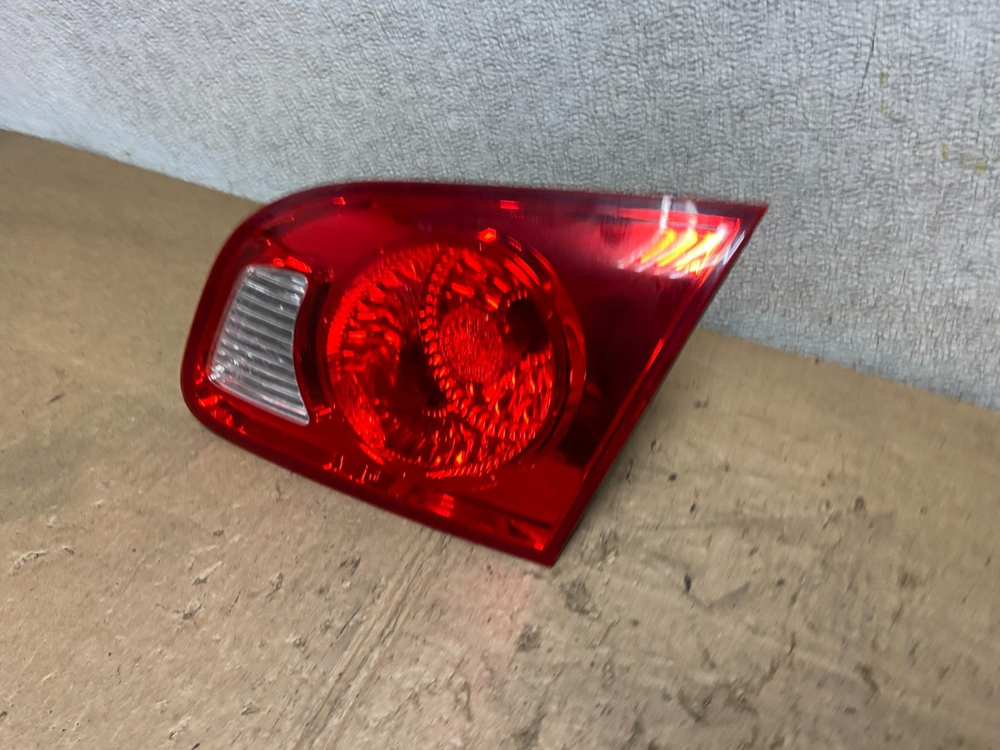 2007 2008 2009 Hyundai Santa Fe Right Passenger Tail Light Inner Oem Y7098 DW1