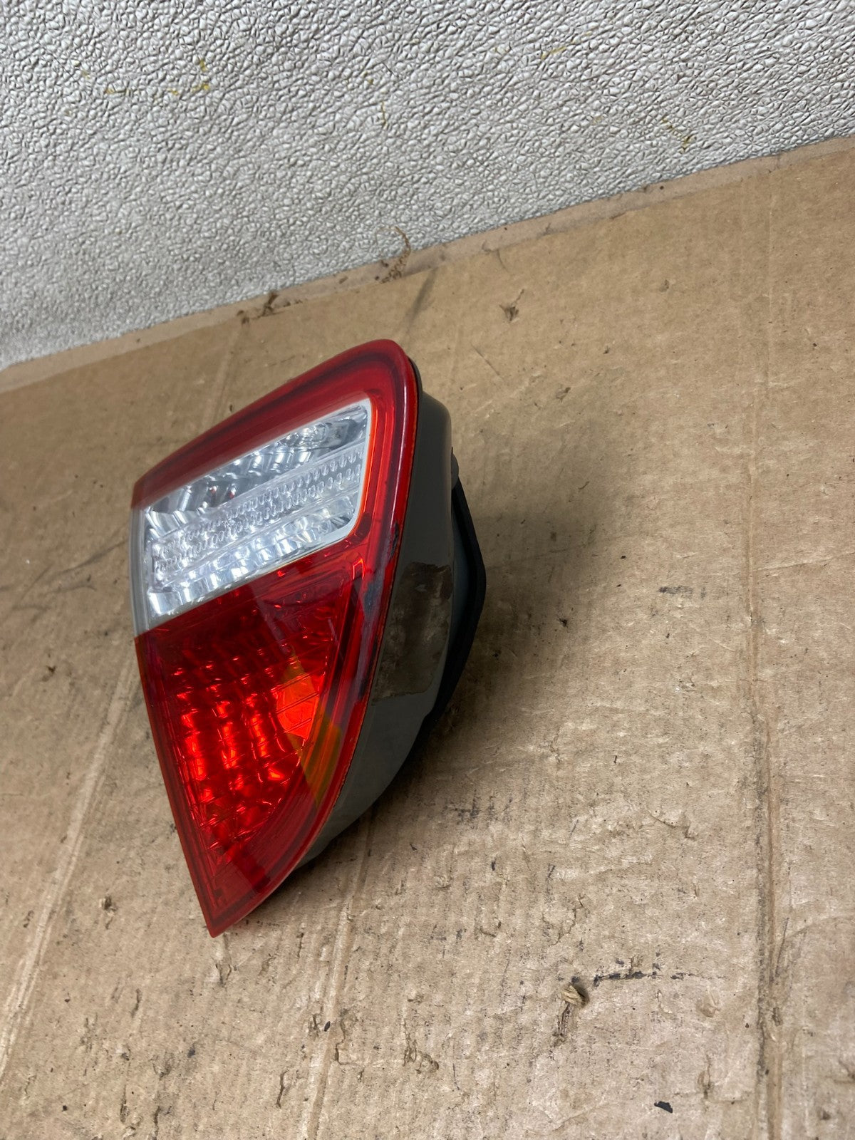 2007 to 2012 Hyundai Veracruz Inner Tail Light Left Driver Side OEM AA3472 DW2