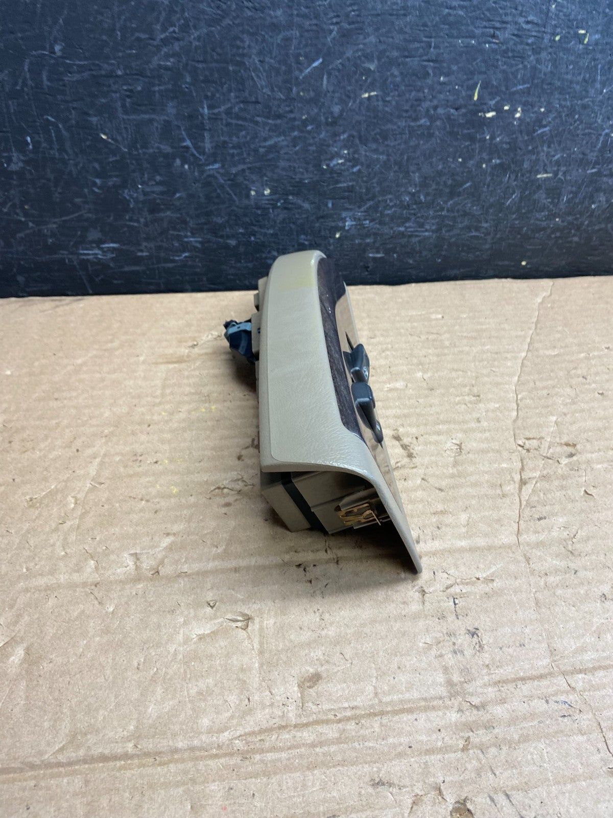 2003-2006 Chevrolet Silverado Right Passenger RH Window Switch AF2080 DW2