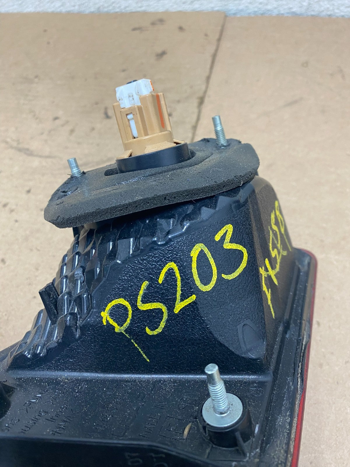 2010-2014 Subaru Legacy Right Passenger Rh Side Tail Light Inner Oem P5203 DW7