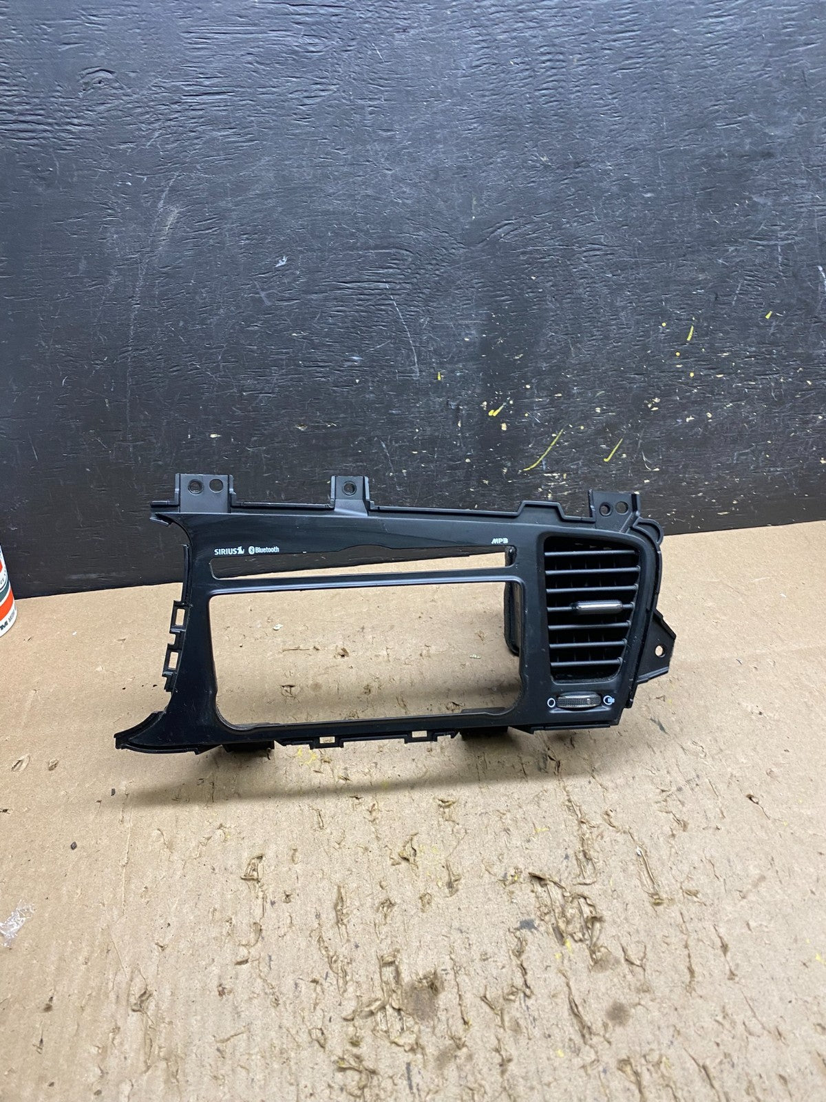 2011 2012 2013 Kia Optima Front Dash Radio Bezel Trim Air Vent T8588 DG0