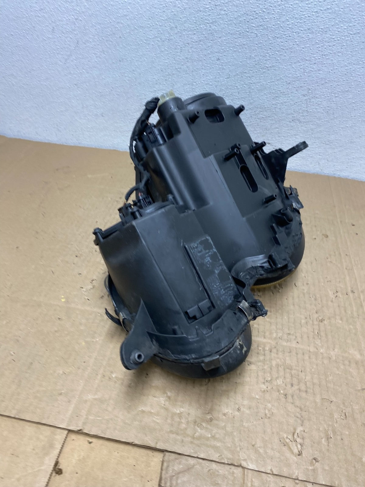 2003-2006 Mercedes E E320 E350 Class Right Passenger Halogen Headlight AC3943 DW8