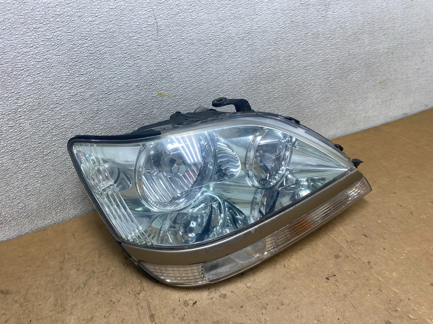 2001 2002 2003 Lexus RX300 Right Passenger Headlight Xenon HID AD2396 DW1