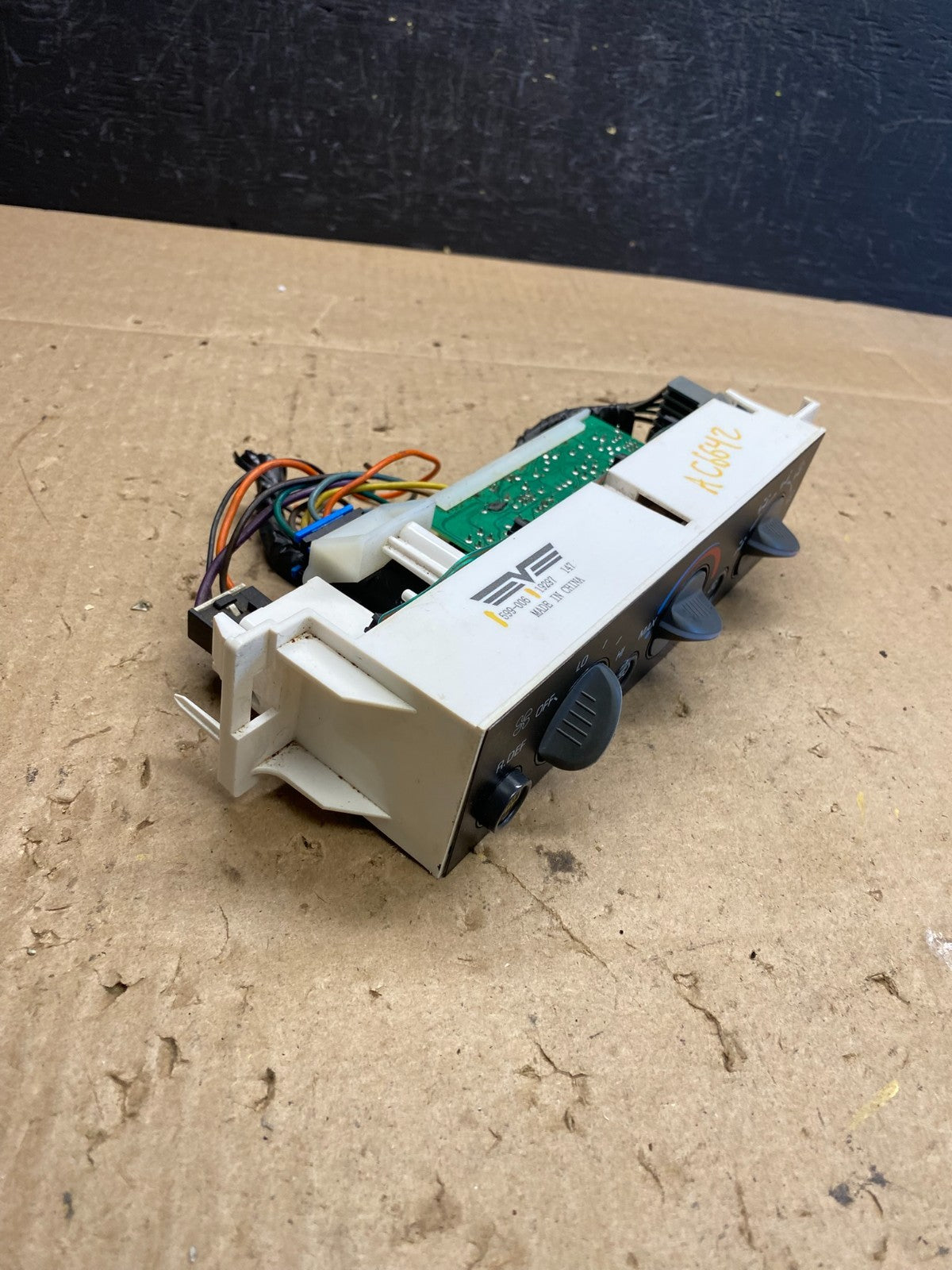 1996-1999 Chevrolet Tahoe 5.7L V8 HVAC Control Module AC66421