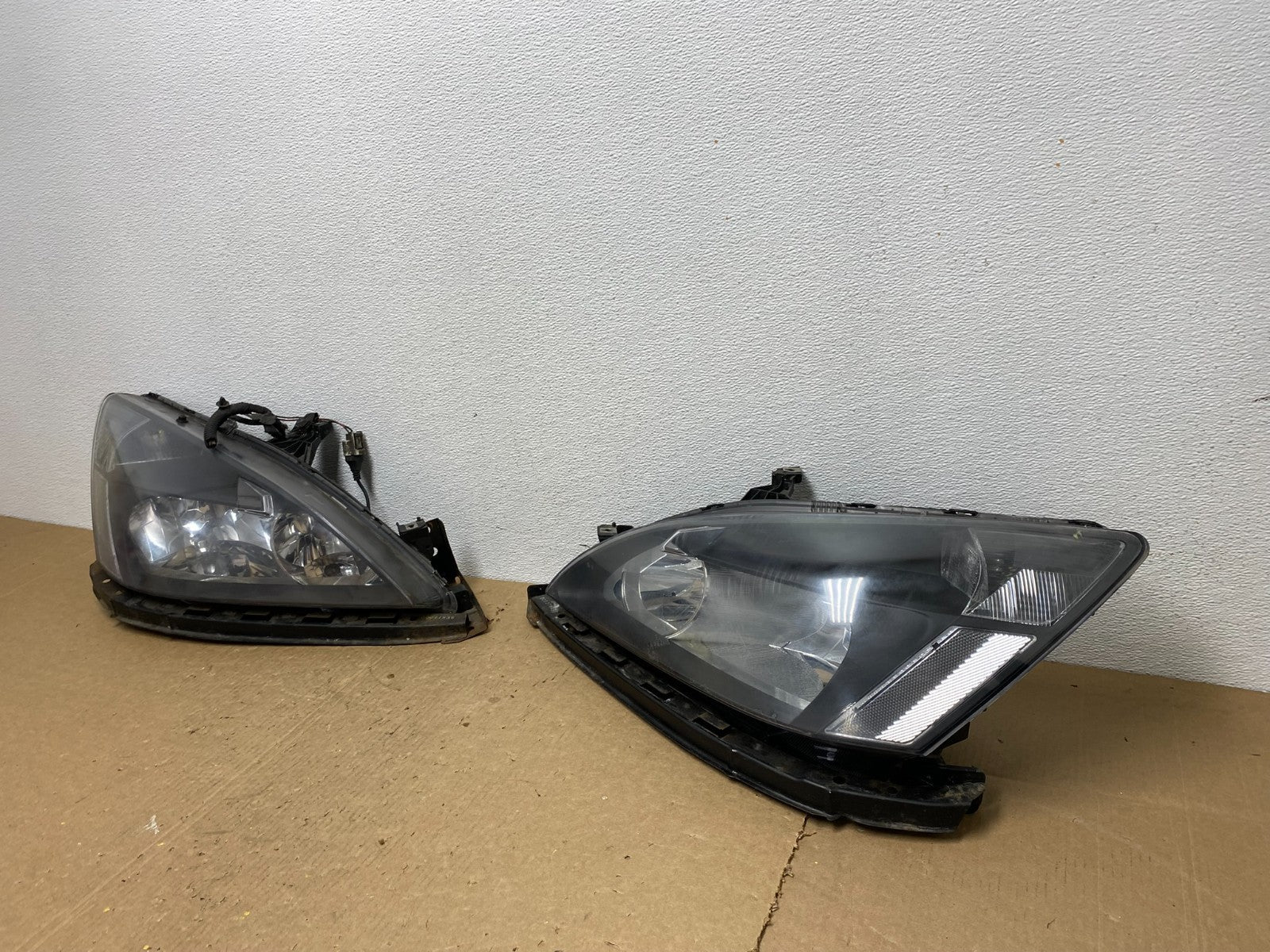 2003 - 2007 Honda Accord Left+Right Set Halogen Headlights AC1371 DW1