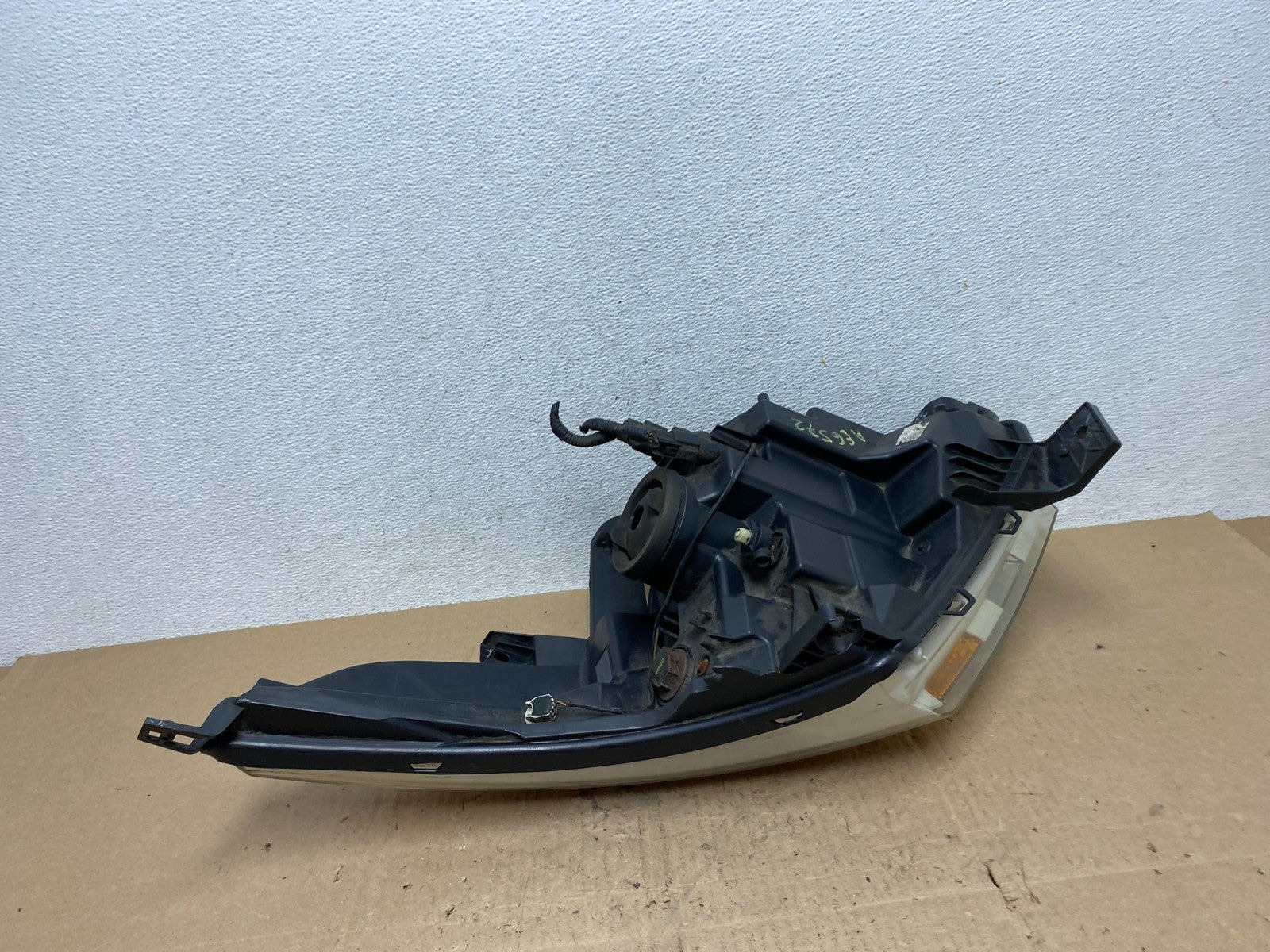 2011 to 2015 Ford Explorer Right Passenger Halogen Headlight AE6572 DW6