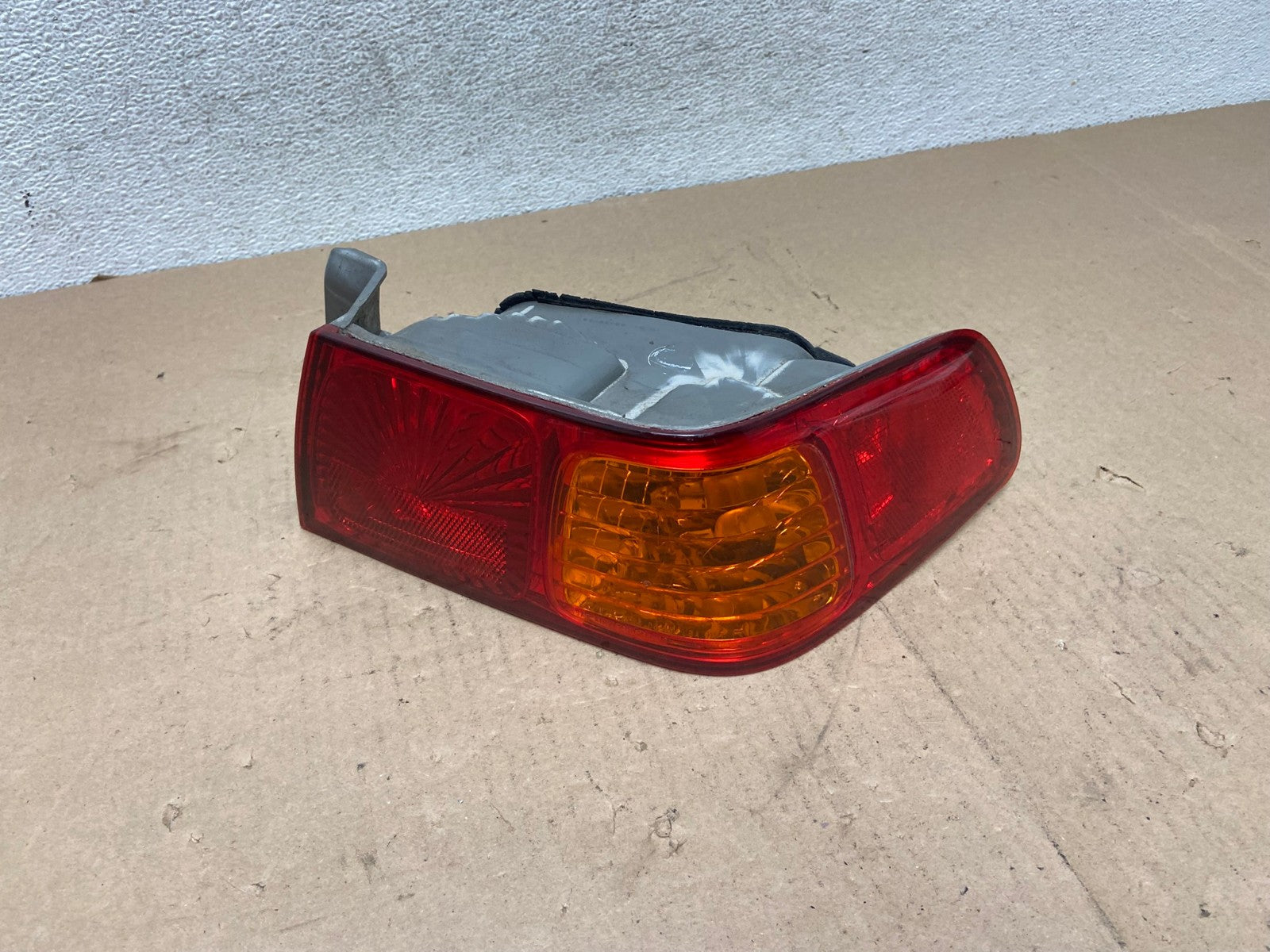2000 to 2001 Toyota Camry Right Passenger Rh Tail Light AG4683 LK0