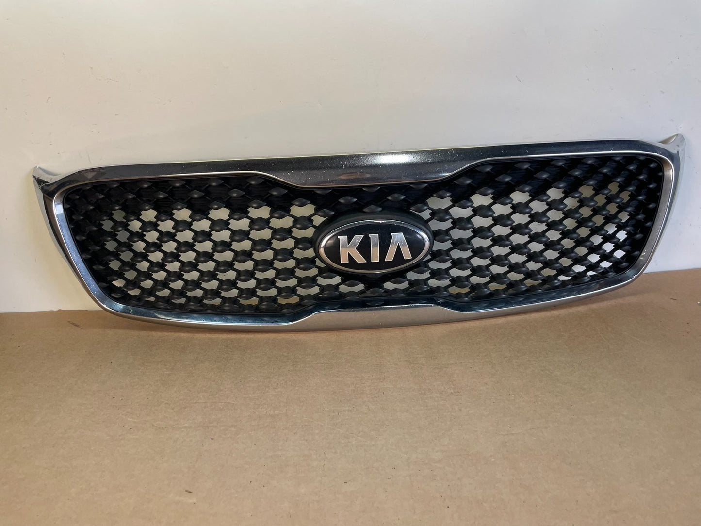2016 to 2018 Kia Sorento Front Upper Grill Grille AF8569 DG0