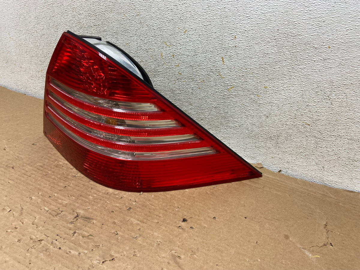 2003 to 2006 Mercedes-Benz S-Class Tail Light Right Passenger Side AH8533 LK2