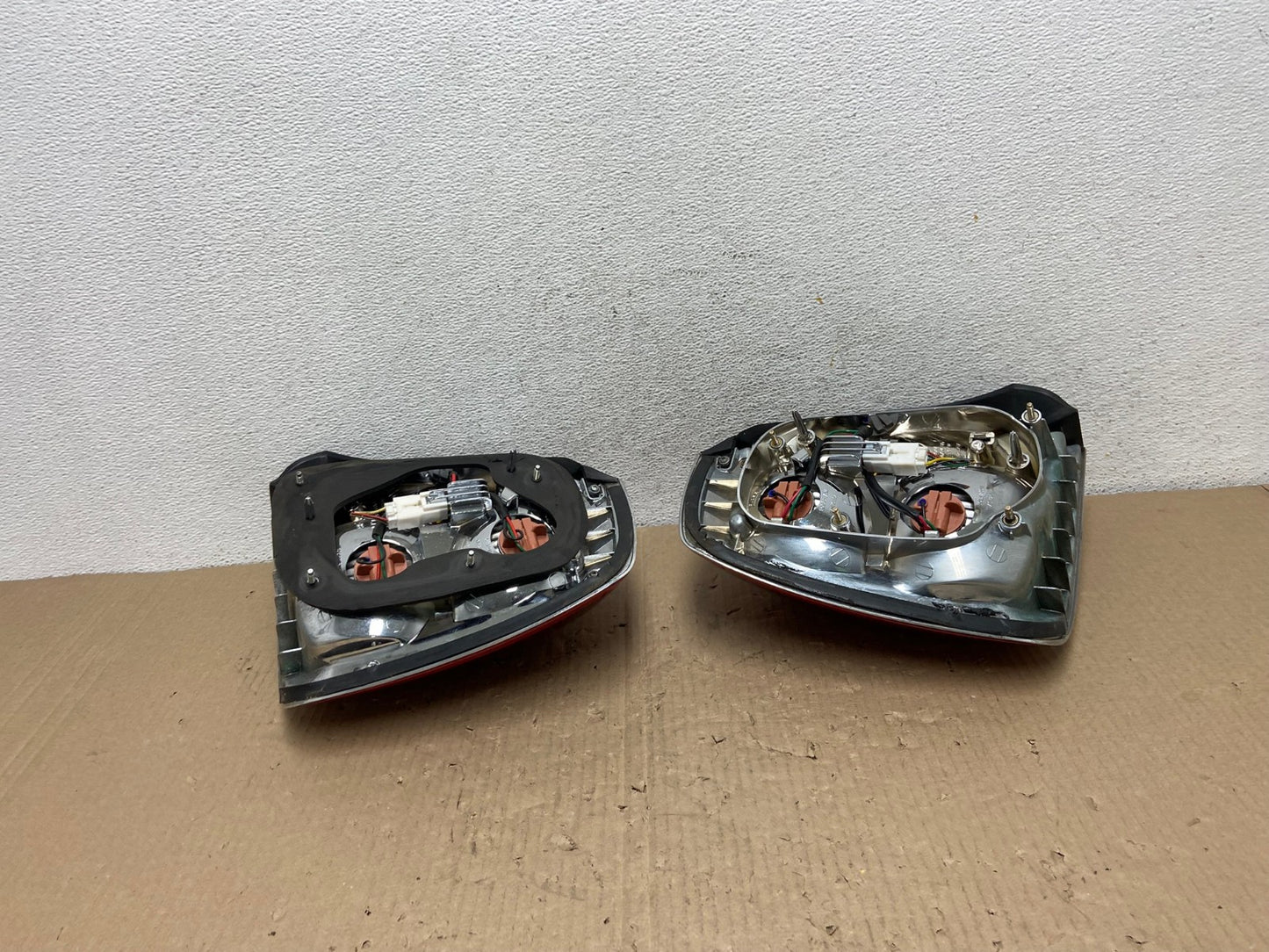 2004 2005 Hyundai XG350 XG Left+Right Tail Lights AE9741 LK5