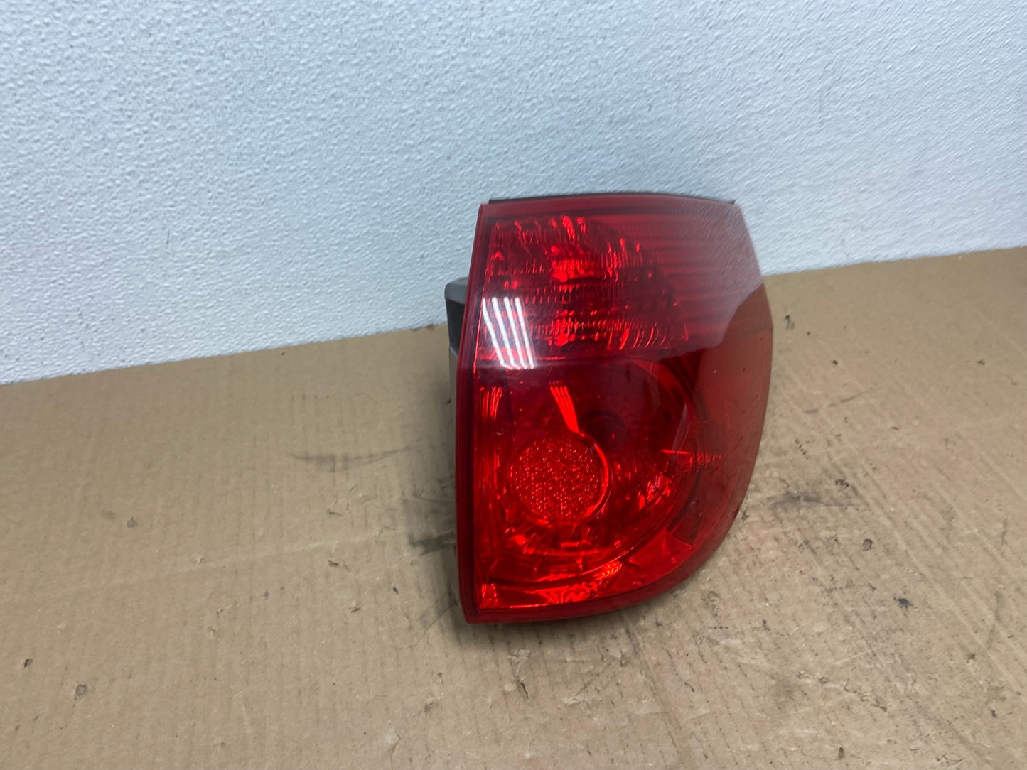 2006 - 2010 Toyota Sienna Right Passenger Side Tail Light AB8335 LK2