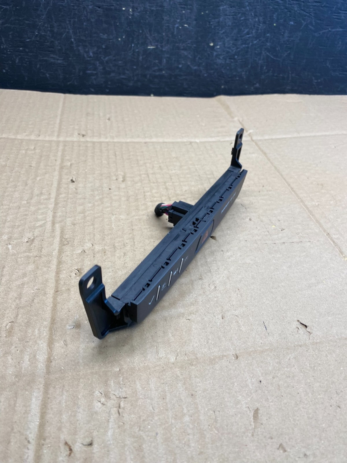 2013 - 2017 Buick Enclave Center Dash Hazard Waring Multi Switch AC9362 DG1