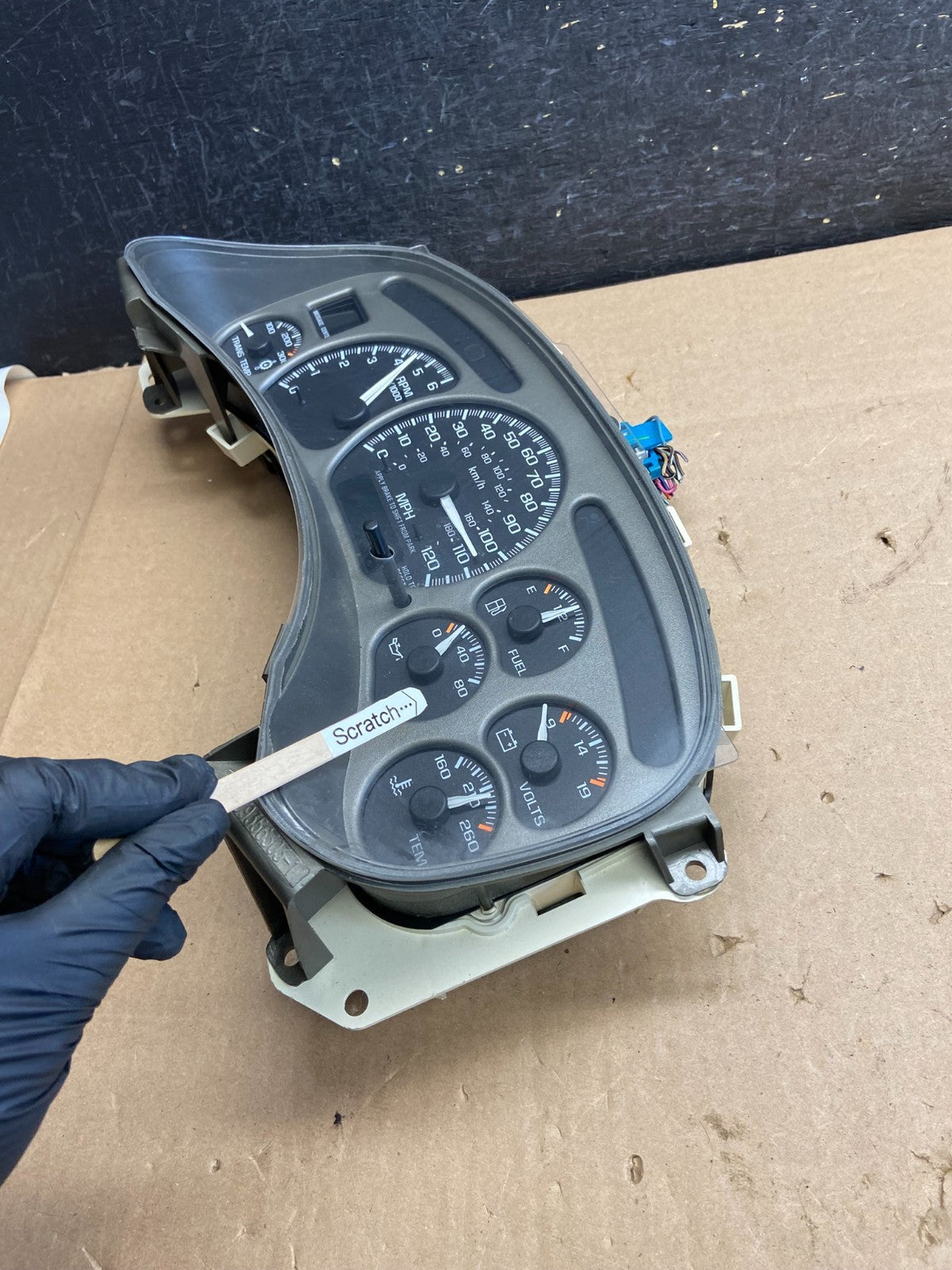 2000 to 2002 GMC Yukon Denali Cluster Gauge Speedometer AI3015 DG2