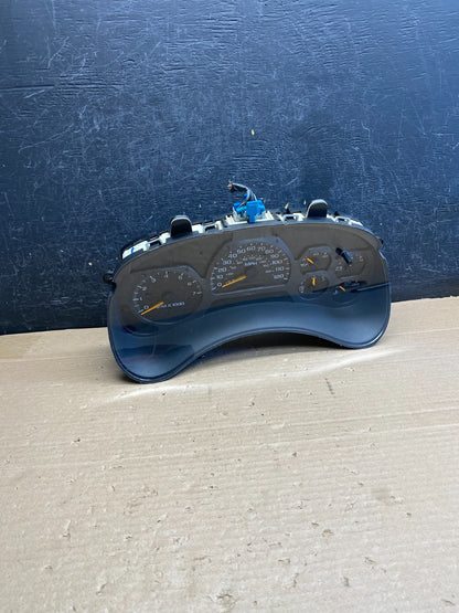 2002 to 2005 Chevrolet Trailblazer Speedometer Cluster Gauge AG6306 DG0