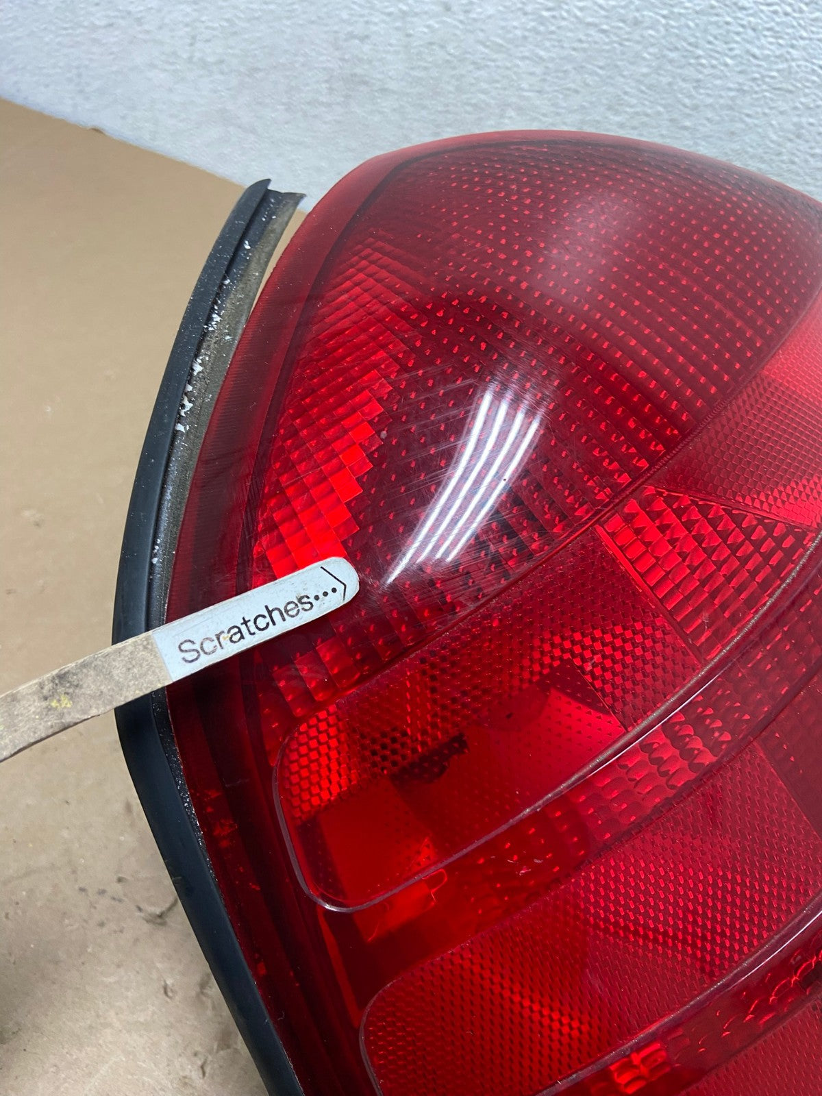 1998-2003 Ford Crown Victoria Left Driver Lh Side Tail Light AD8057 LK3