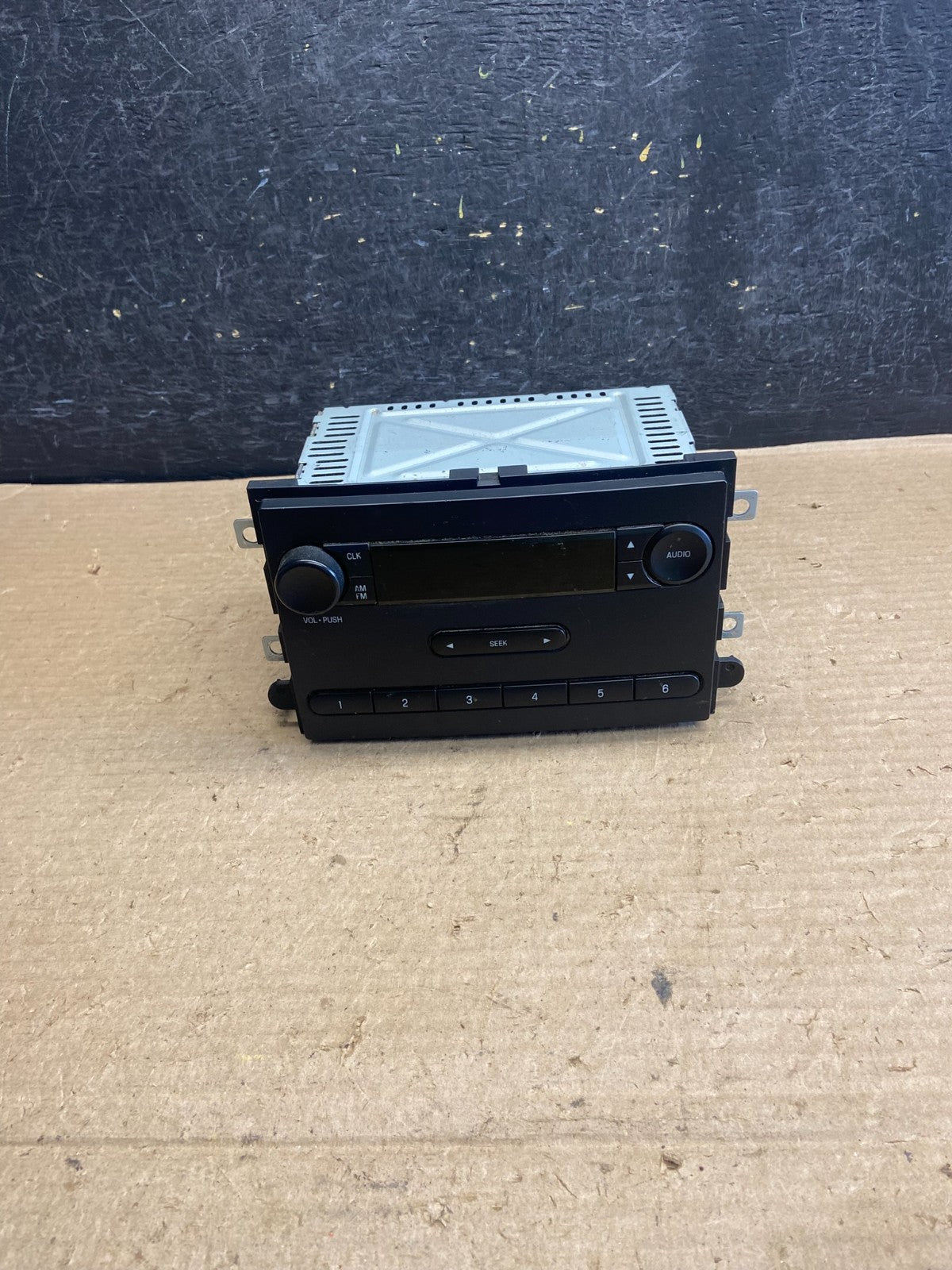 2008-2013 Ford E150 E250 E350 AM FM Radio Stereo Receiver ah5423 DG0
