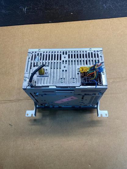 2007 to 2009 Hyundai Santa Fe AM/FM Radio CD Player AD7329 DG5