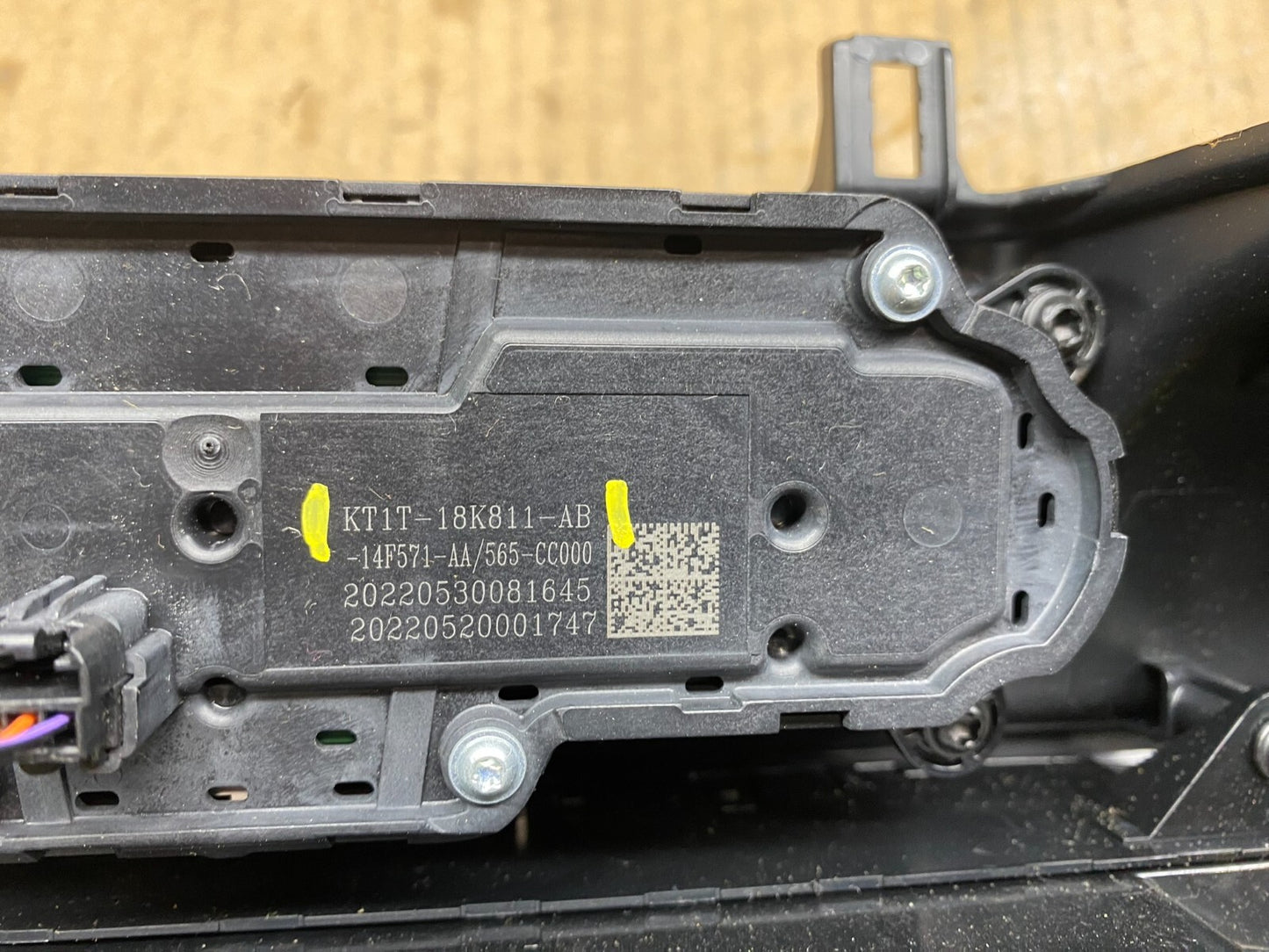2020 to 2023 Ford  Explorer Radio Climate Control Panel Trim  D2146 DG1 Oem4