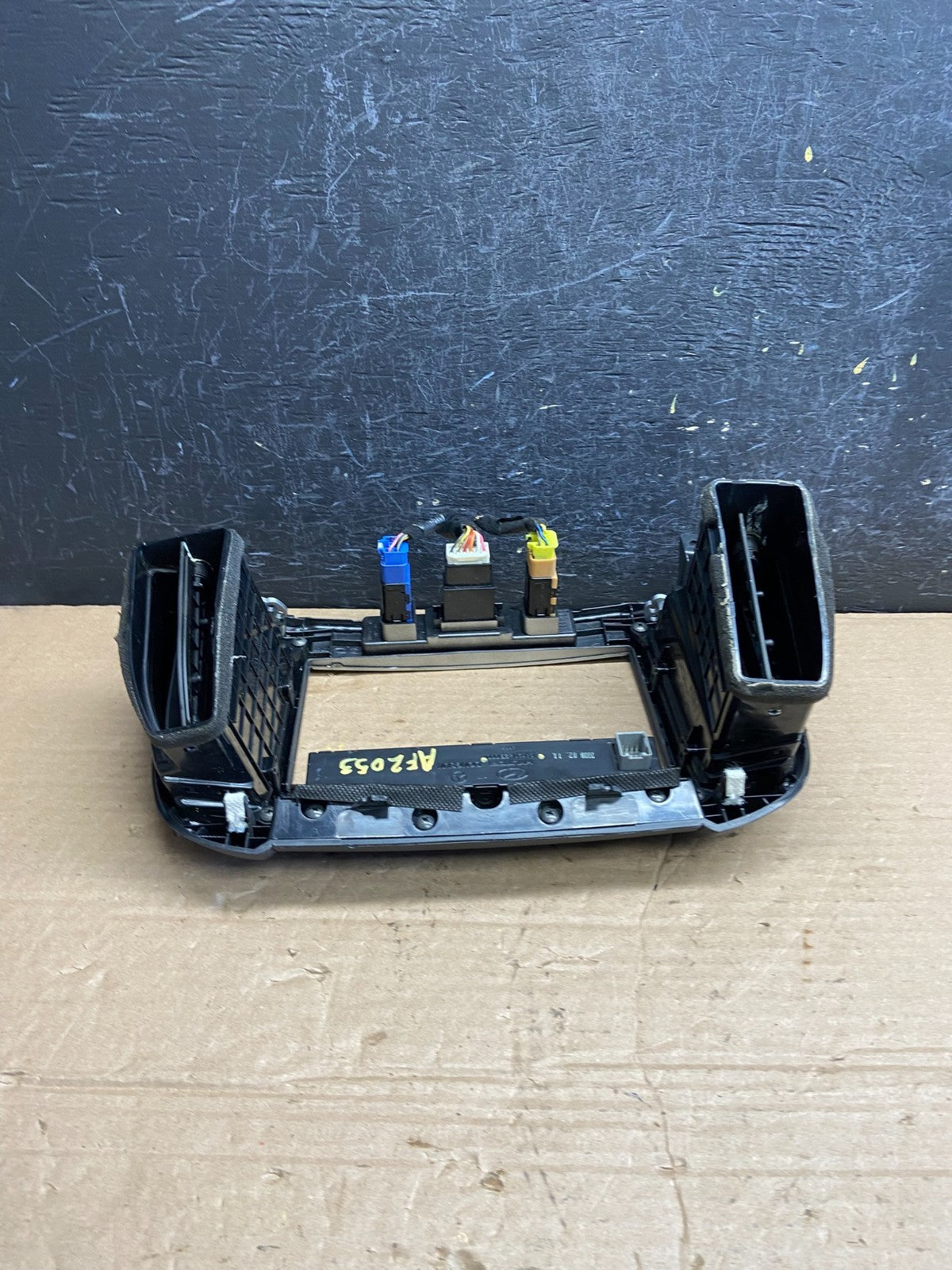 2007 to 2009 Hyundai Santa Fe Center Dashboard Radio Bezel Trim AF2053 DW4