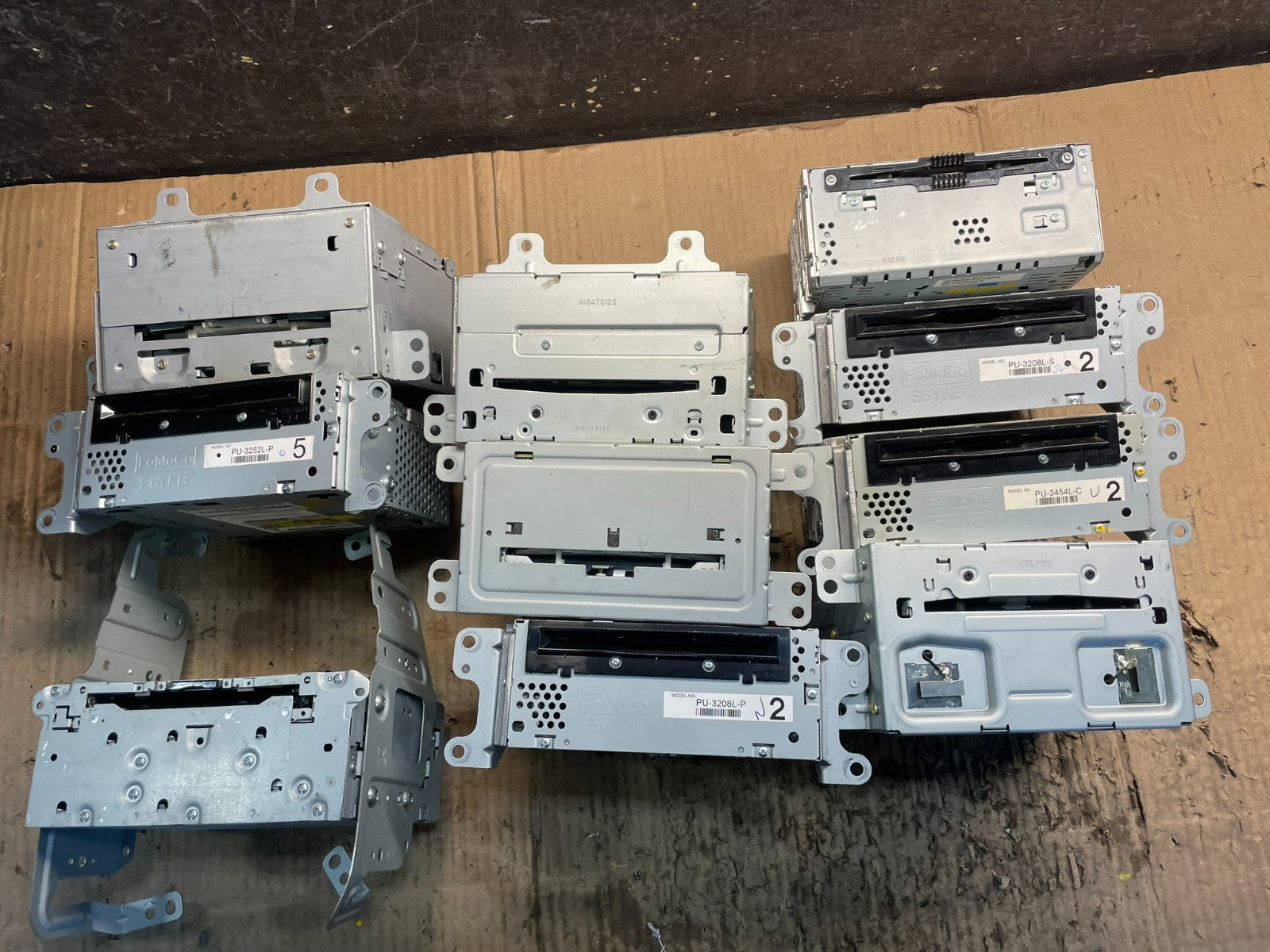 Mix of 10 Car OEM Radios X9845 PS0